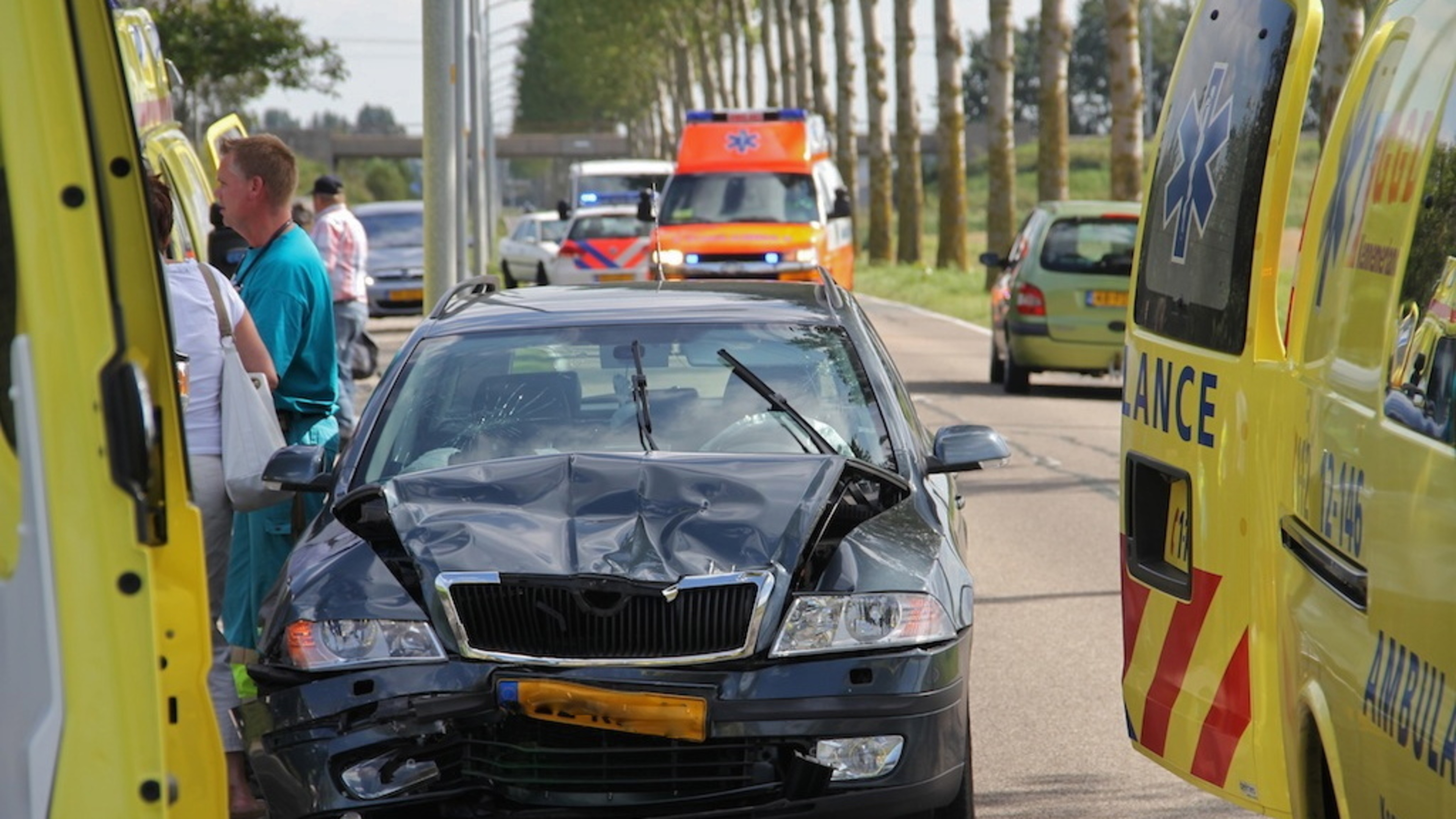 Drie gewonden bij botsing in Abbenes