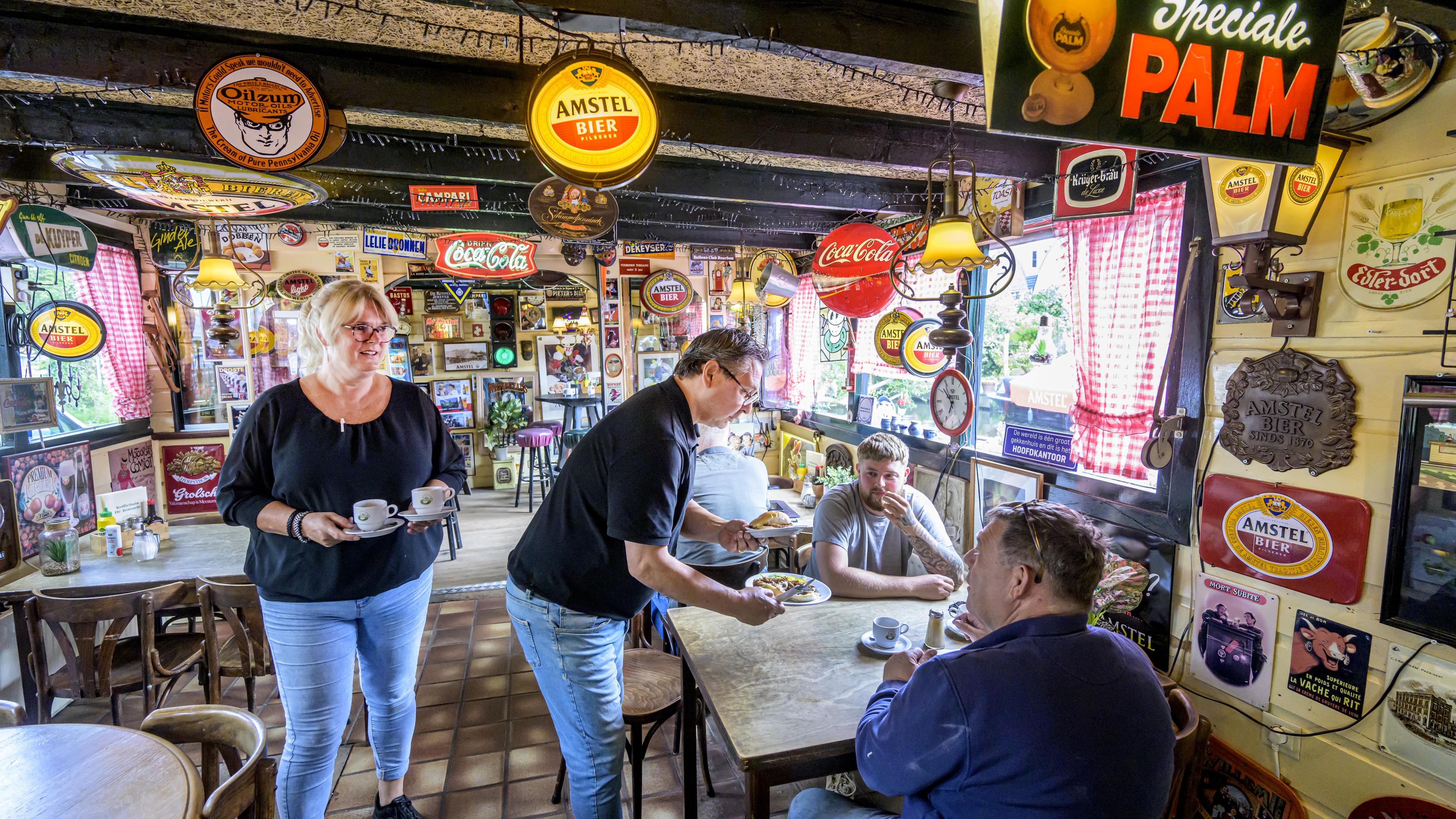 Bij De Rotonde krijg je filterkoffie, kordate bediening en huisgemaakt stoofvlees voor een kleine pr