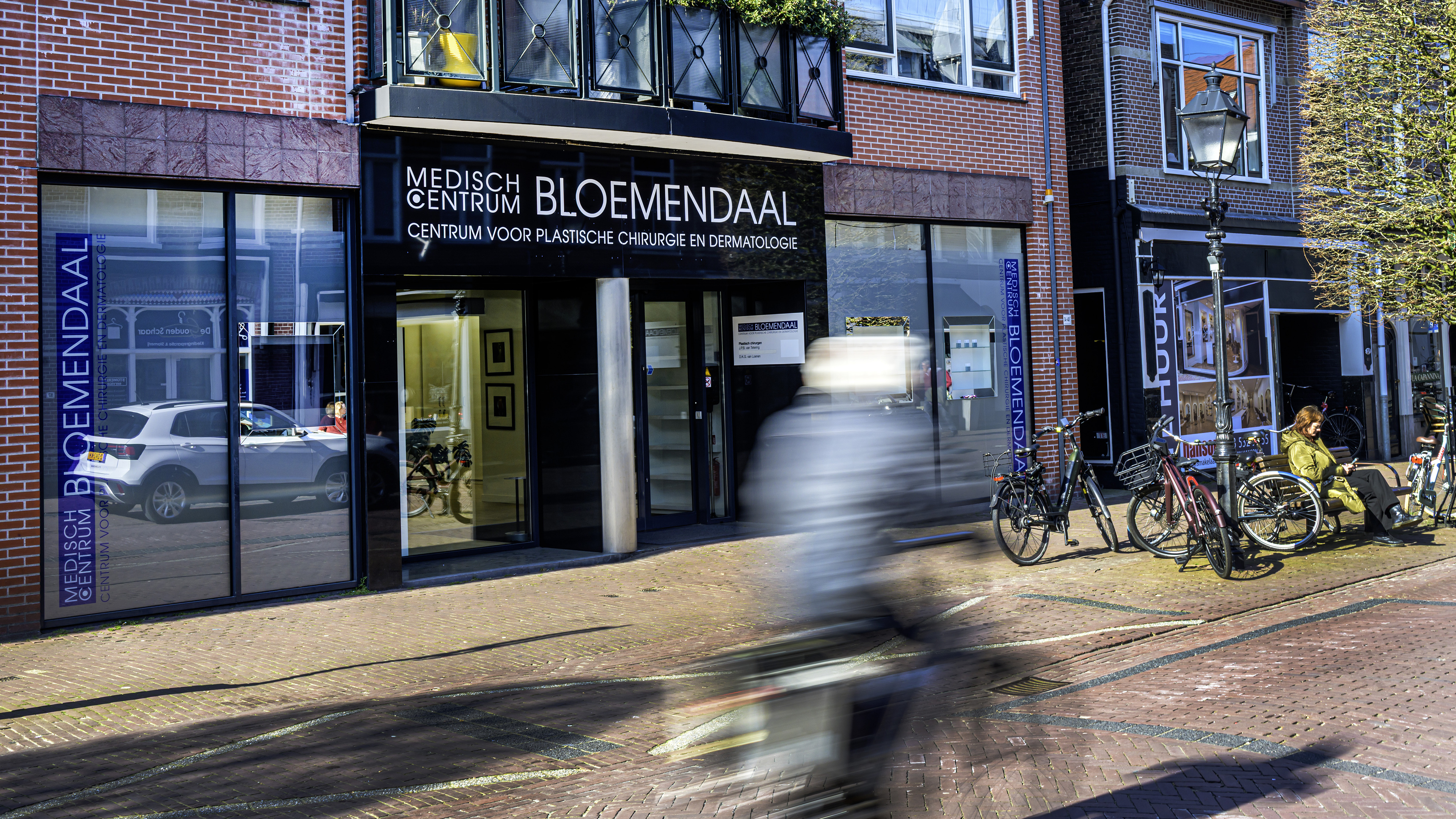 Inspectorate intervenes at Bloemendaal cosmetic clinic over ‘serious shortcomings’; plastic surgeon calls action ‘disproportionate’