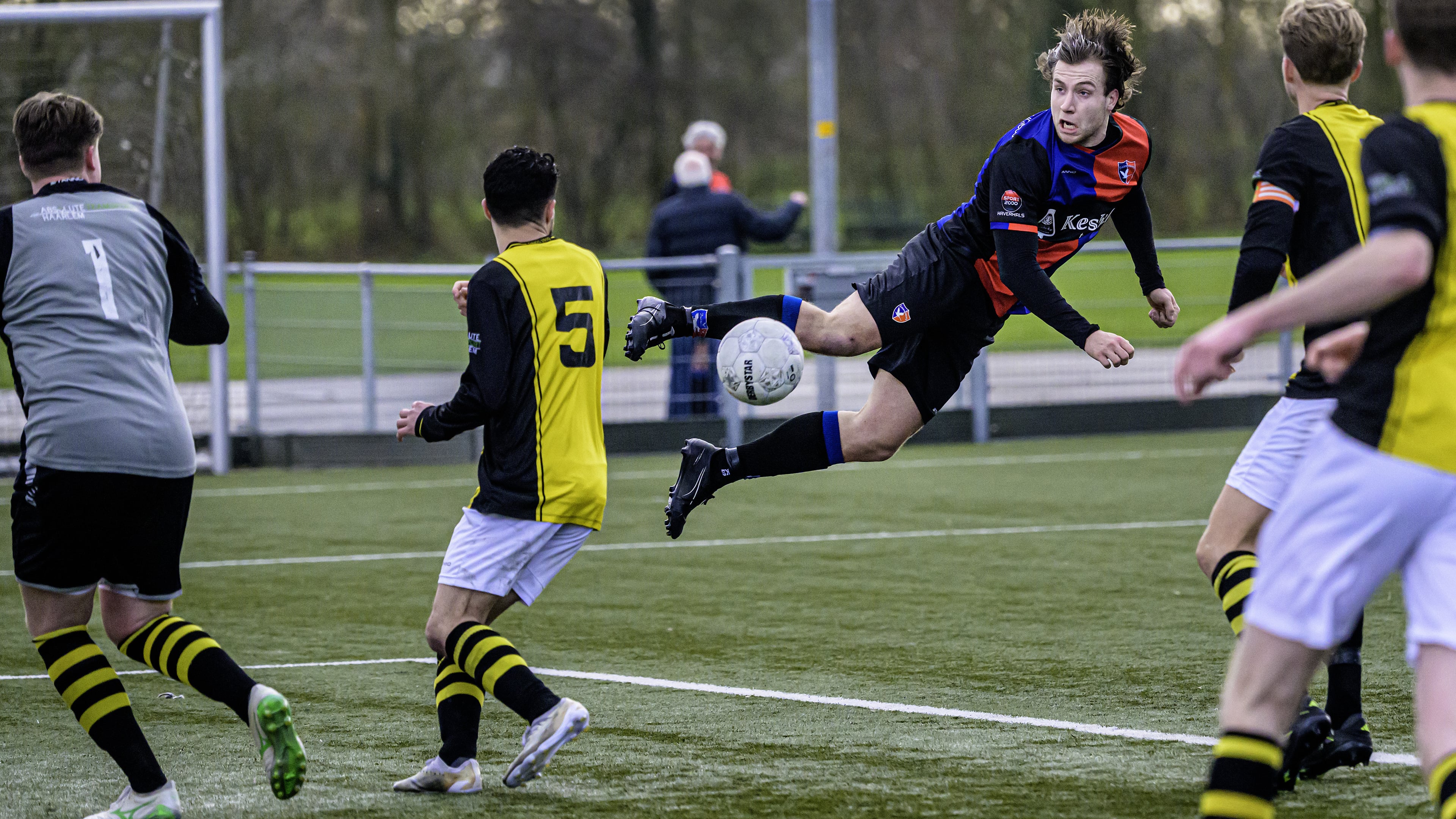 Substitutes lead Zwanenburg to victory and near-certain top spot: 'We can't let this slip away'