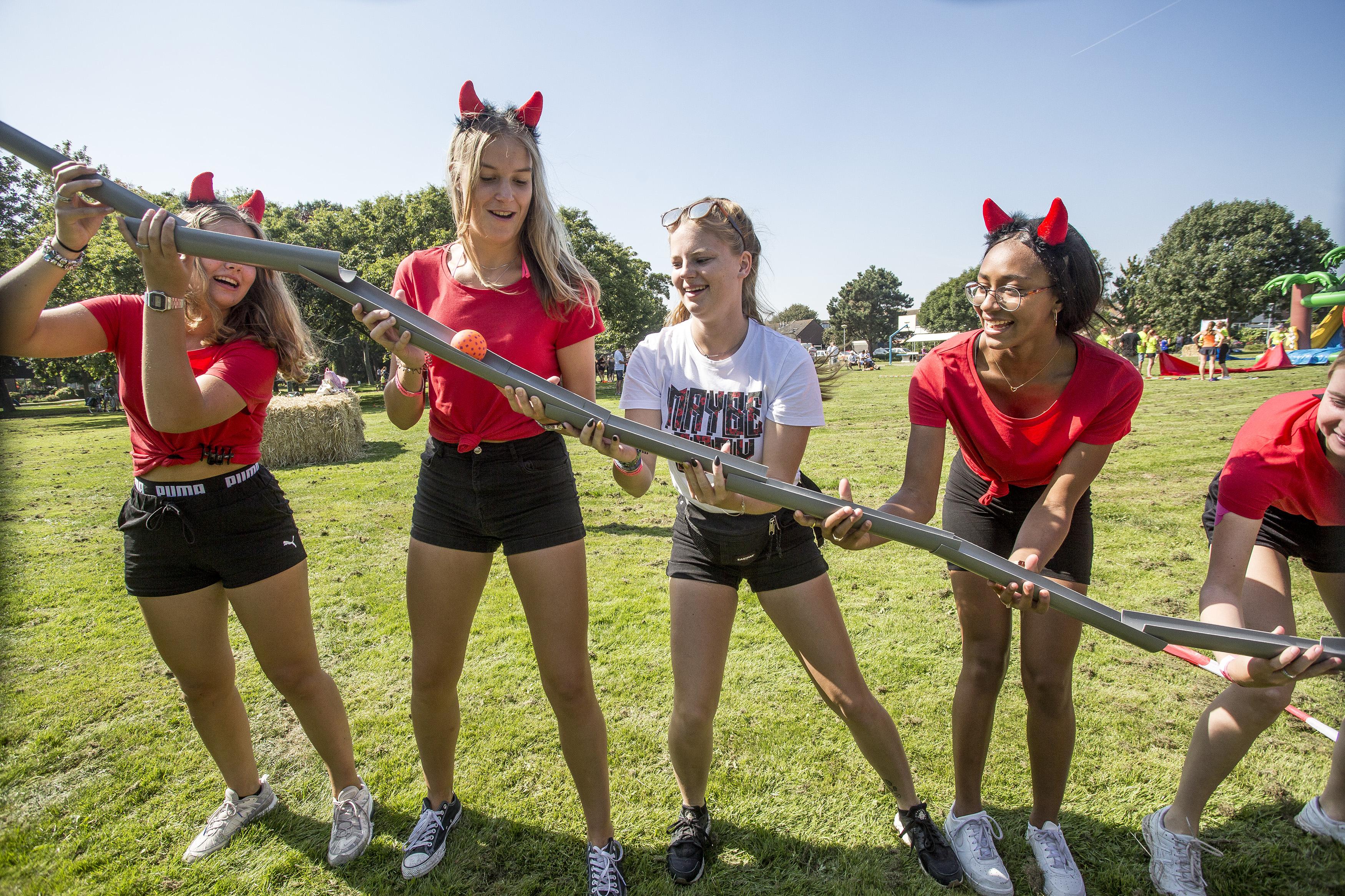 Zwaanshoek is trots op zijn kneuterigheid en zijn feestweek
