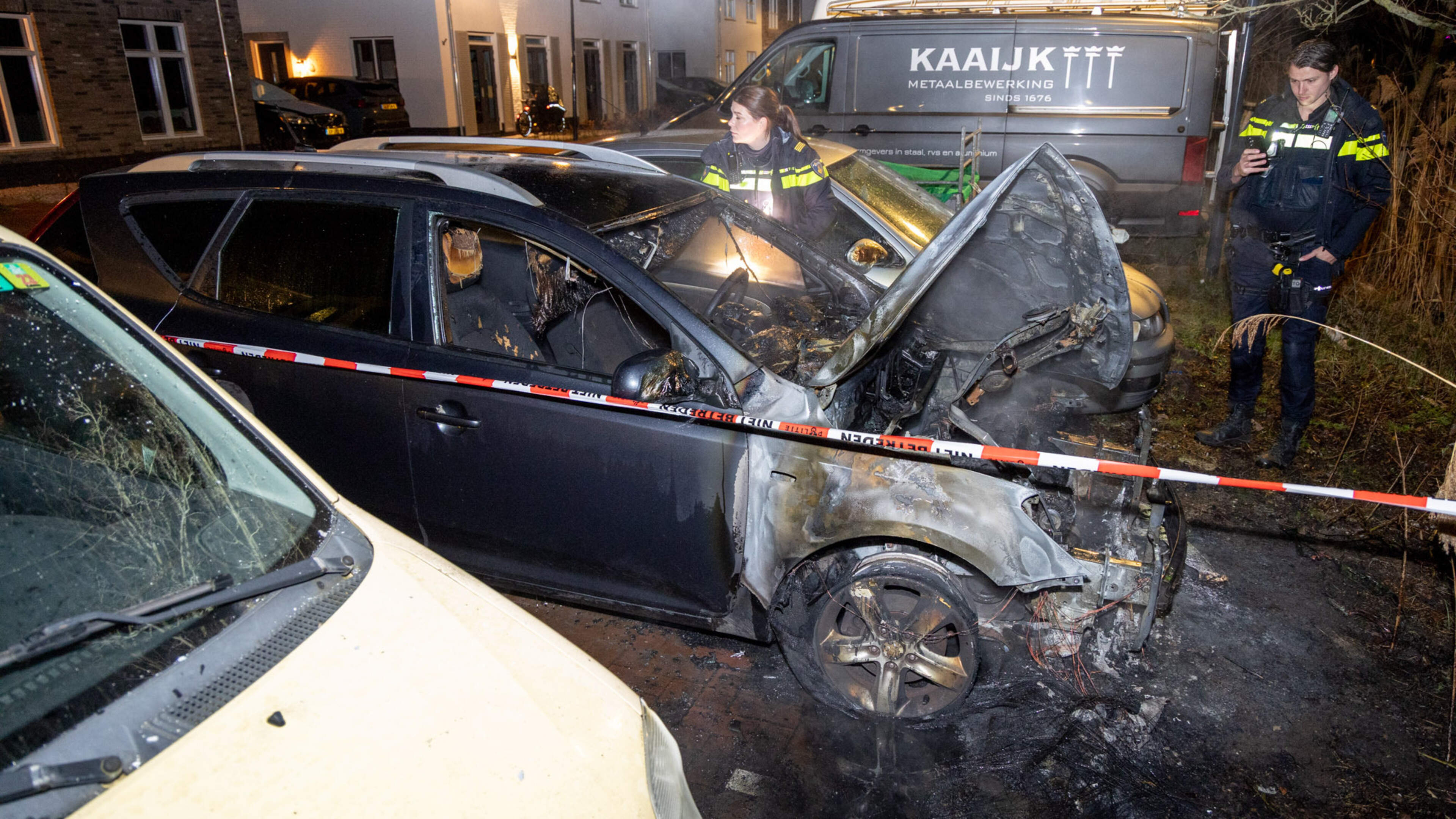 Three cars damaged by fire in Haarlem, police investigating