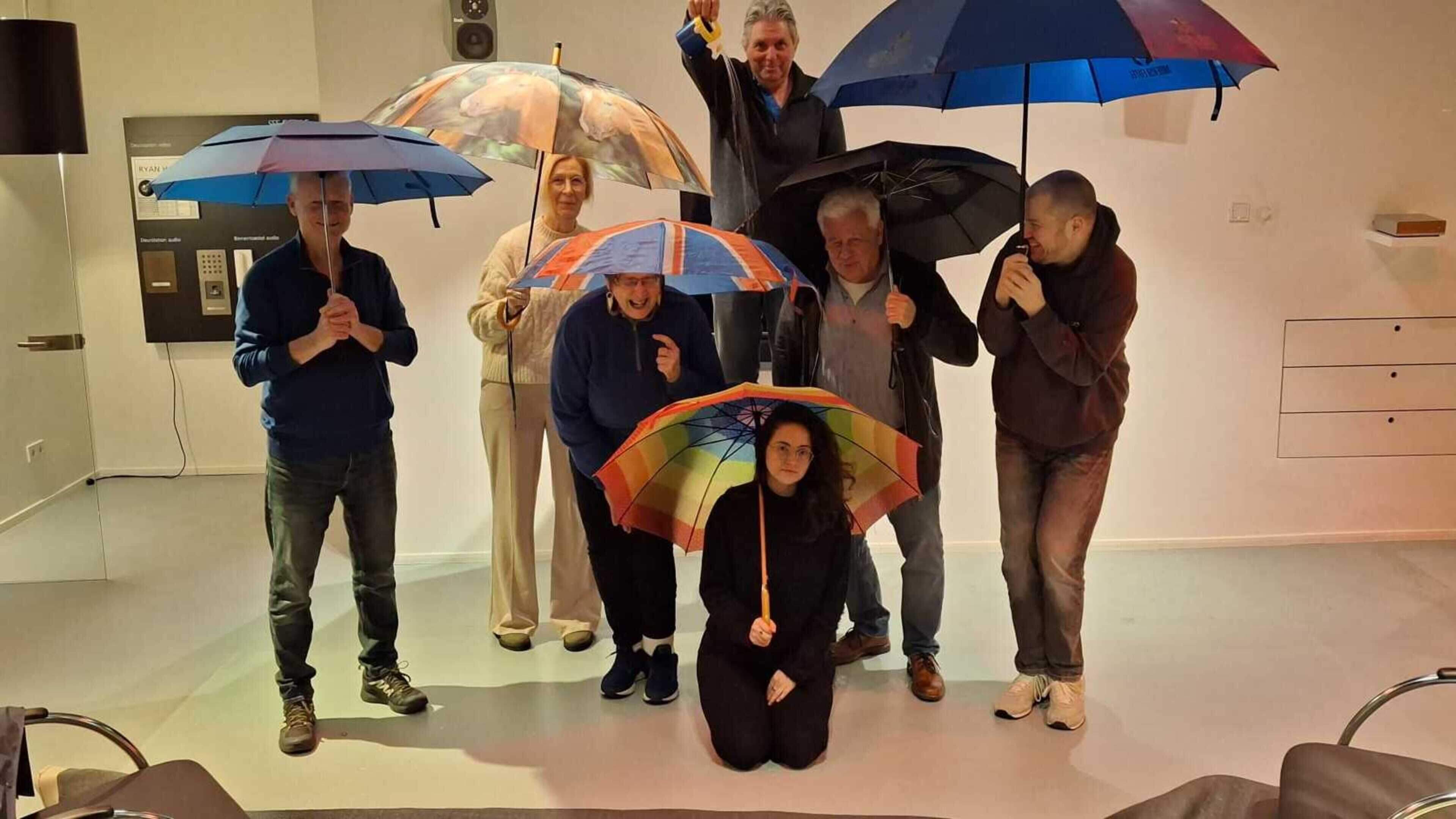 Double performance by Kennemer Toneel Groep at De Luifel in Heemstede. ‘Sharp humor, uncomfortable recognition and moving moments’