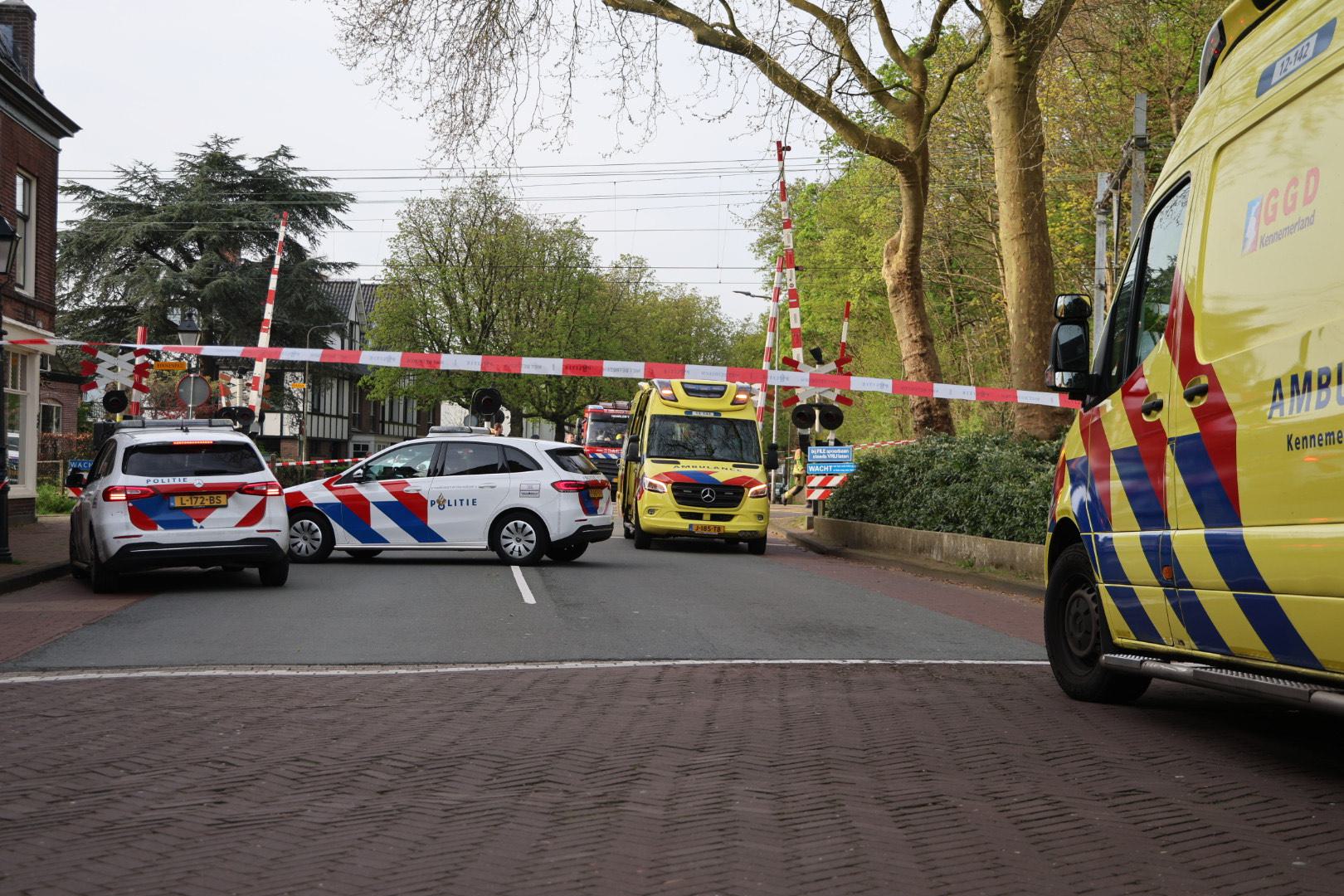 Treinen tussen Haarlem en Zandvoort rijden weer na aanrijding op spoorwegovergang Overveen