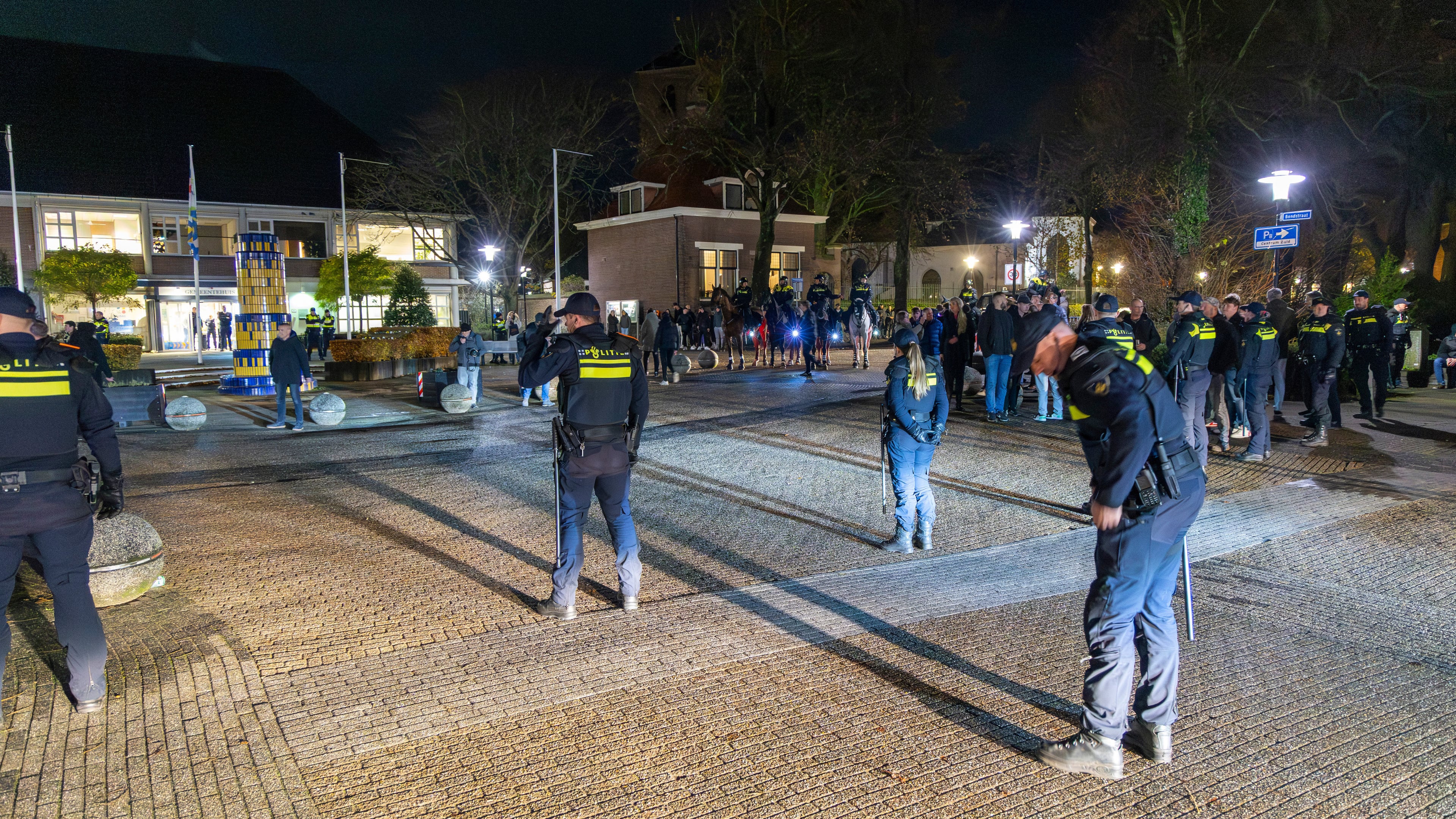 No concrete plans, but anti-asylum center protest in Hillegom. Organizer cannot guarantee peace: 'No idea who will show up'