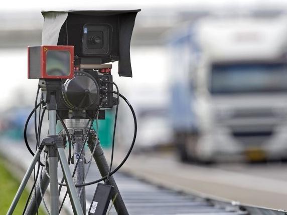 Verkeerscontroles op N205 tussen Vijfhuizen en Zwaanshoek leveren 42 keer proces-verbaal op