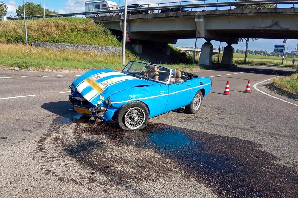 Gewonde bij ongeval op afrit A44 bij Abbenes