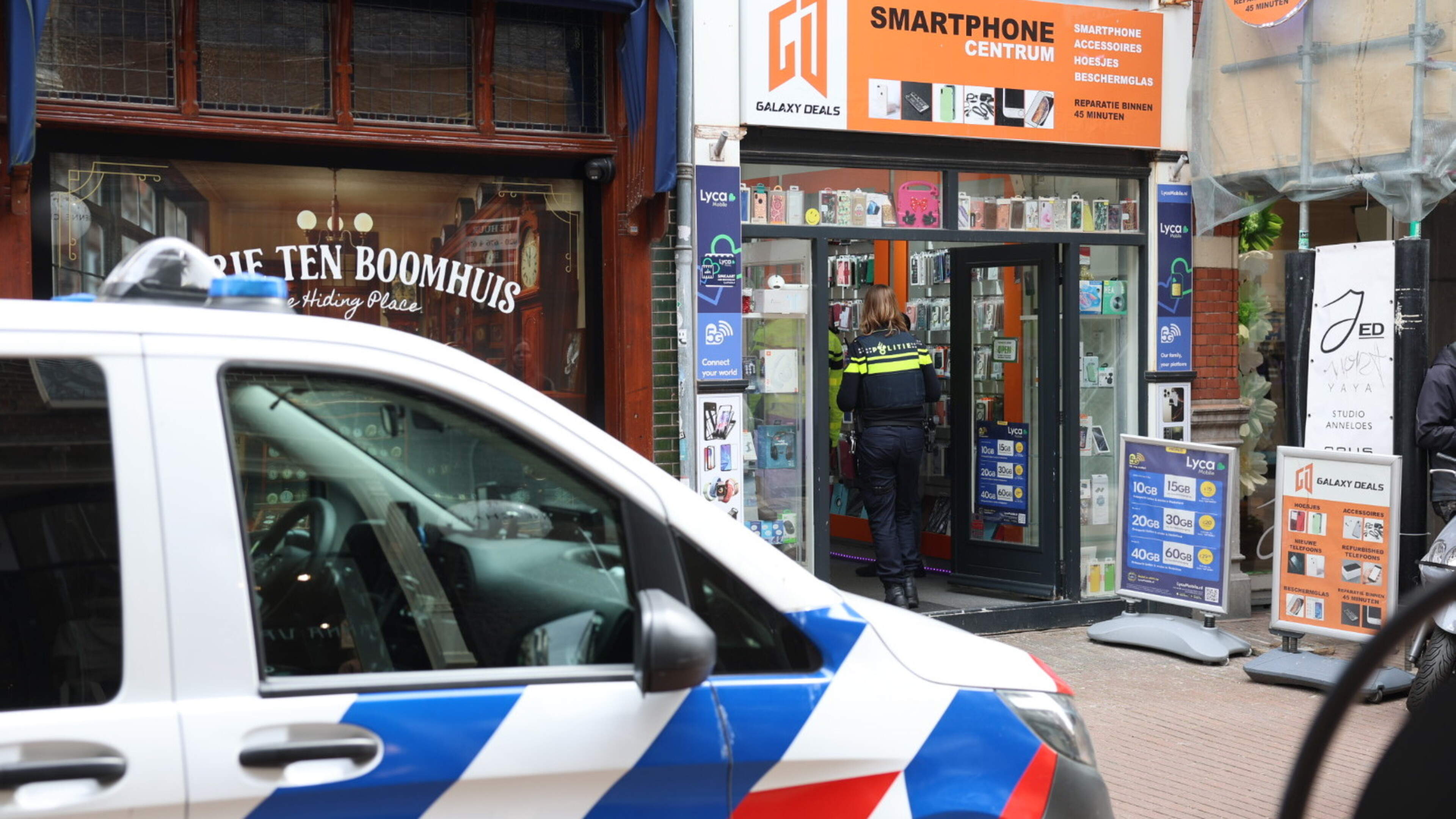 Robbery at smartphone store in Haarlem city center, police search for suspect