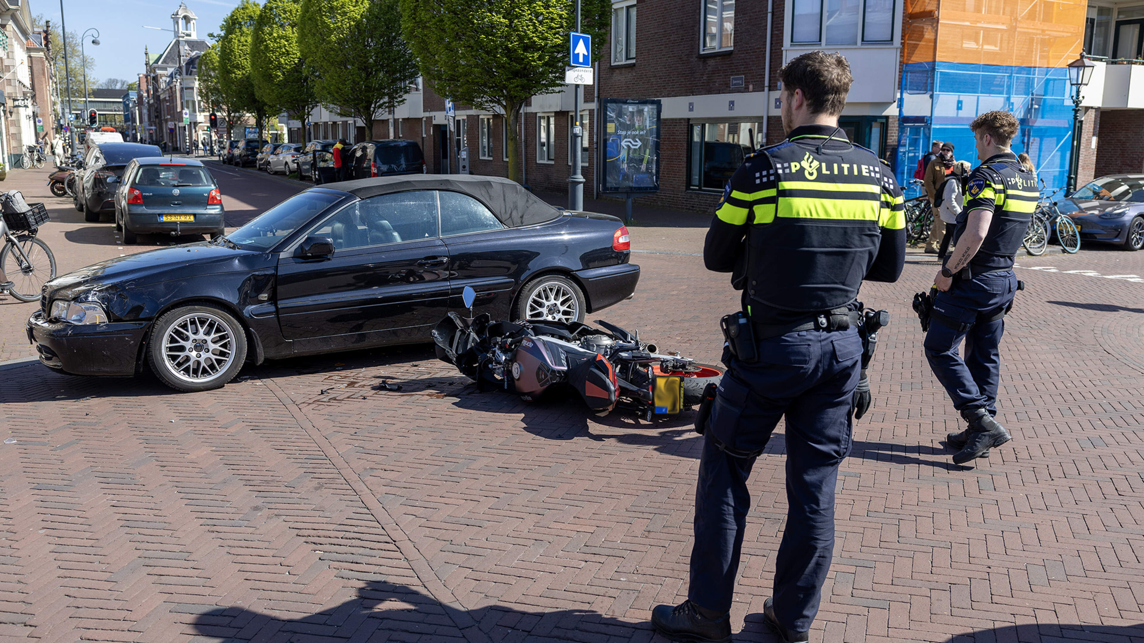 Motorcyclist injured in accident on Nieuwe Gracht in Haarlem