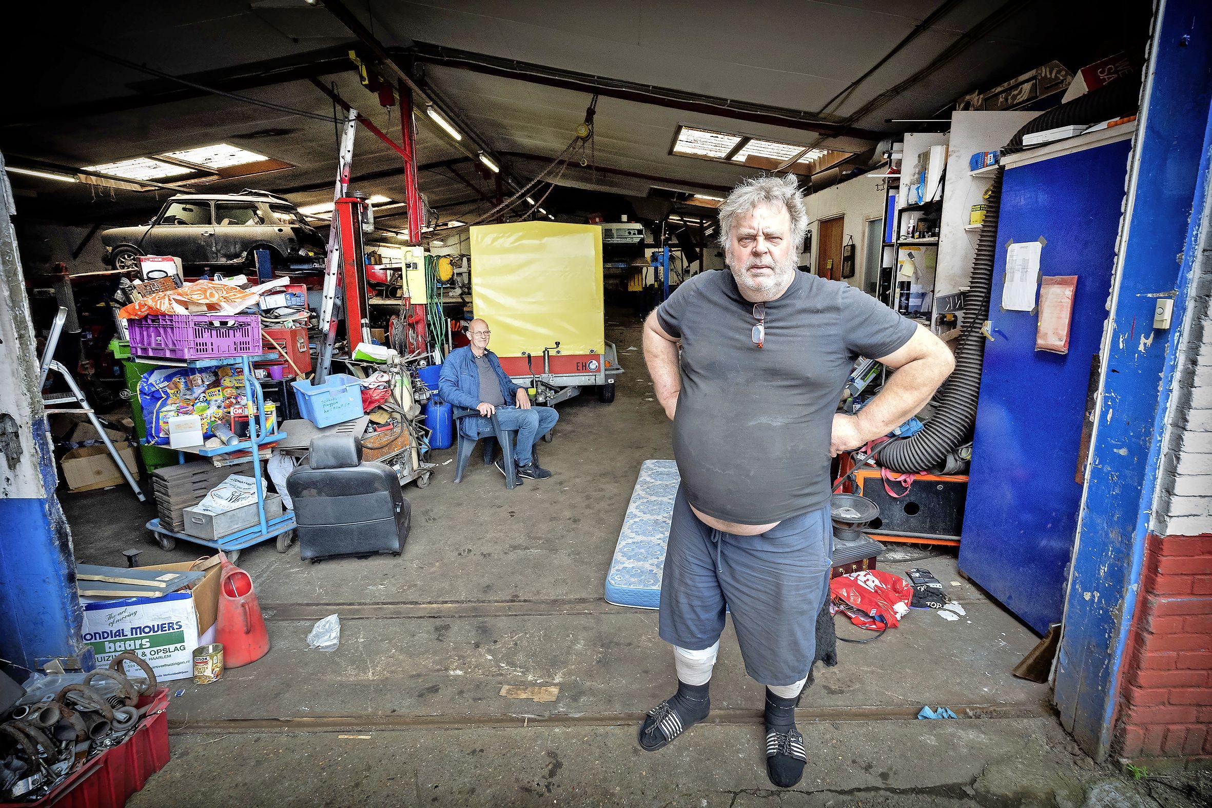 ’Ik weet niet waar ik naartoe moet’; Henny van den Braak uit Zwaanshoek dreigt zijn garage kwijt te 