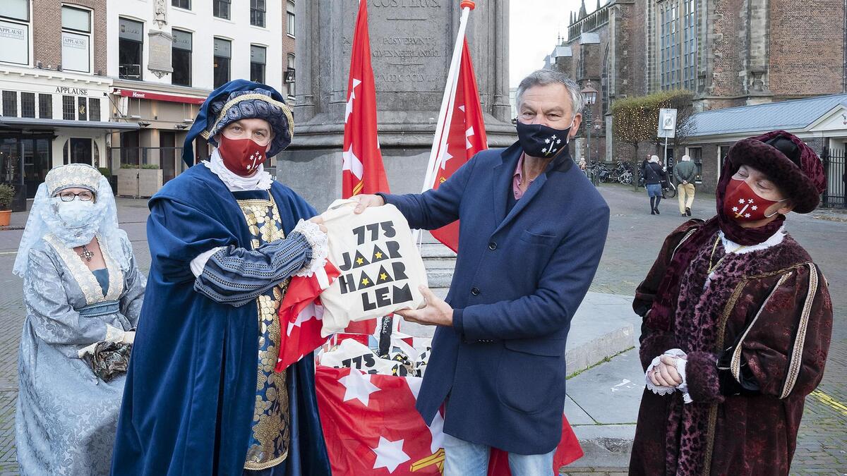 Haarlems Dagblad: Borrelzak zonder borrel voor voedselbank