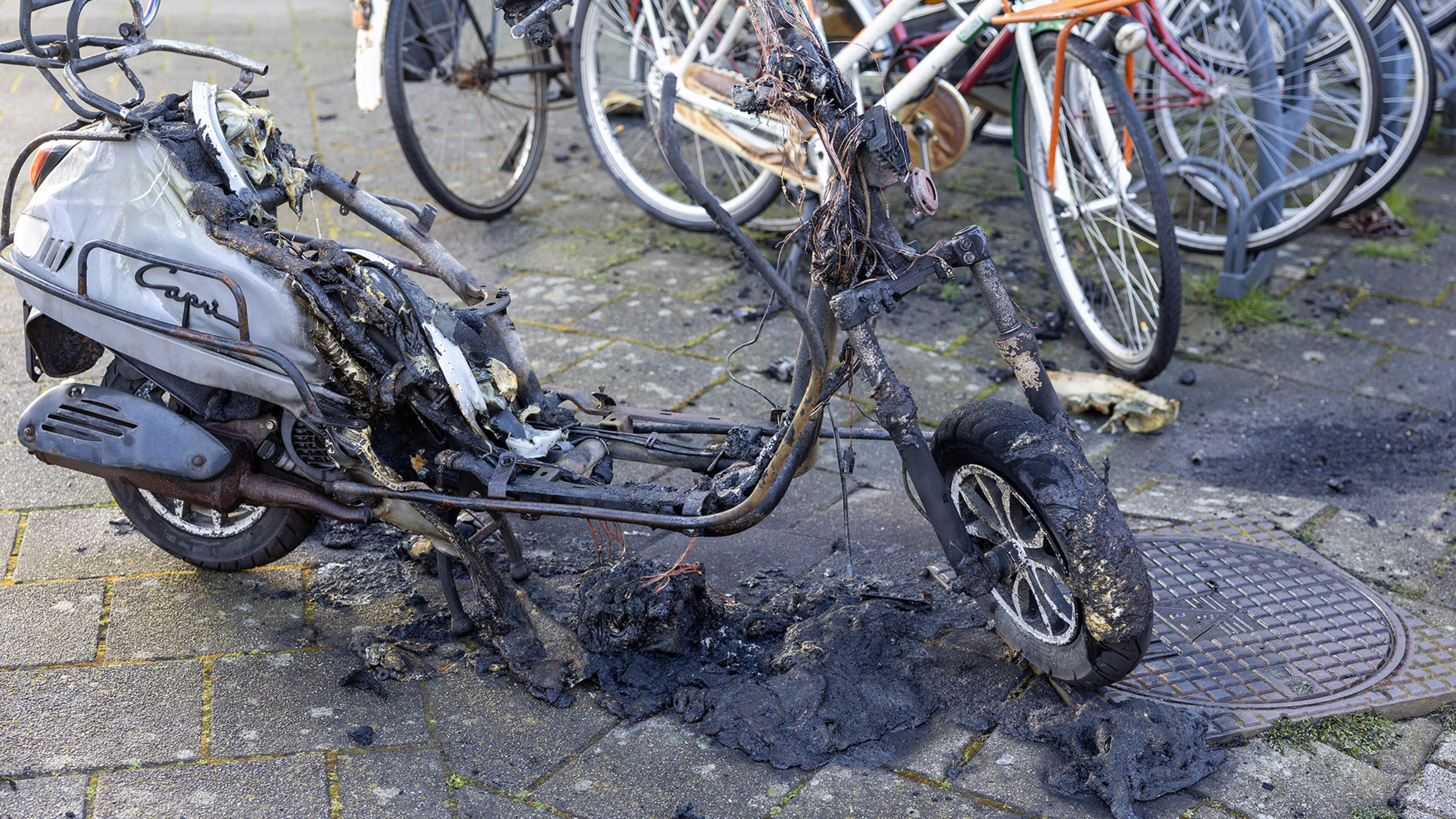 Scooter goes up in flames in Haarlem