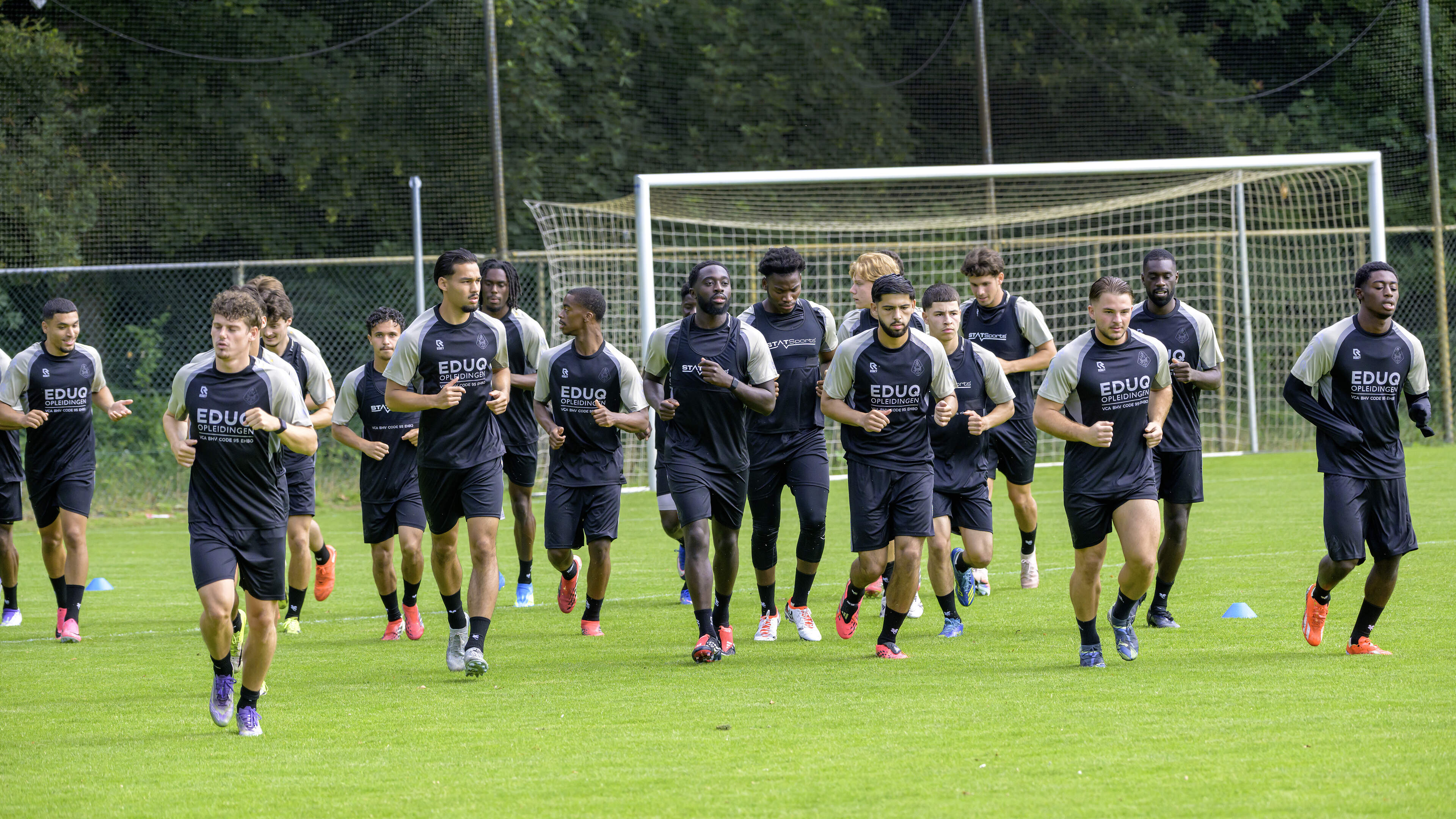 PSG attacker and young talent from Amsterdam present, but goalkeeper Ronald Koeman missing from Telstar's first training