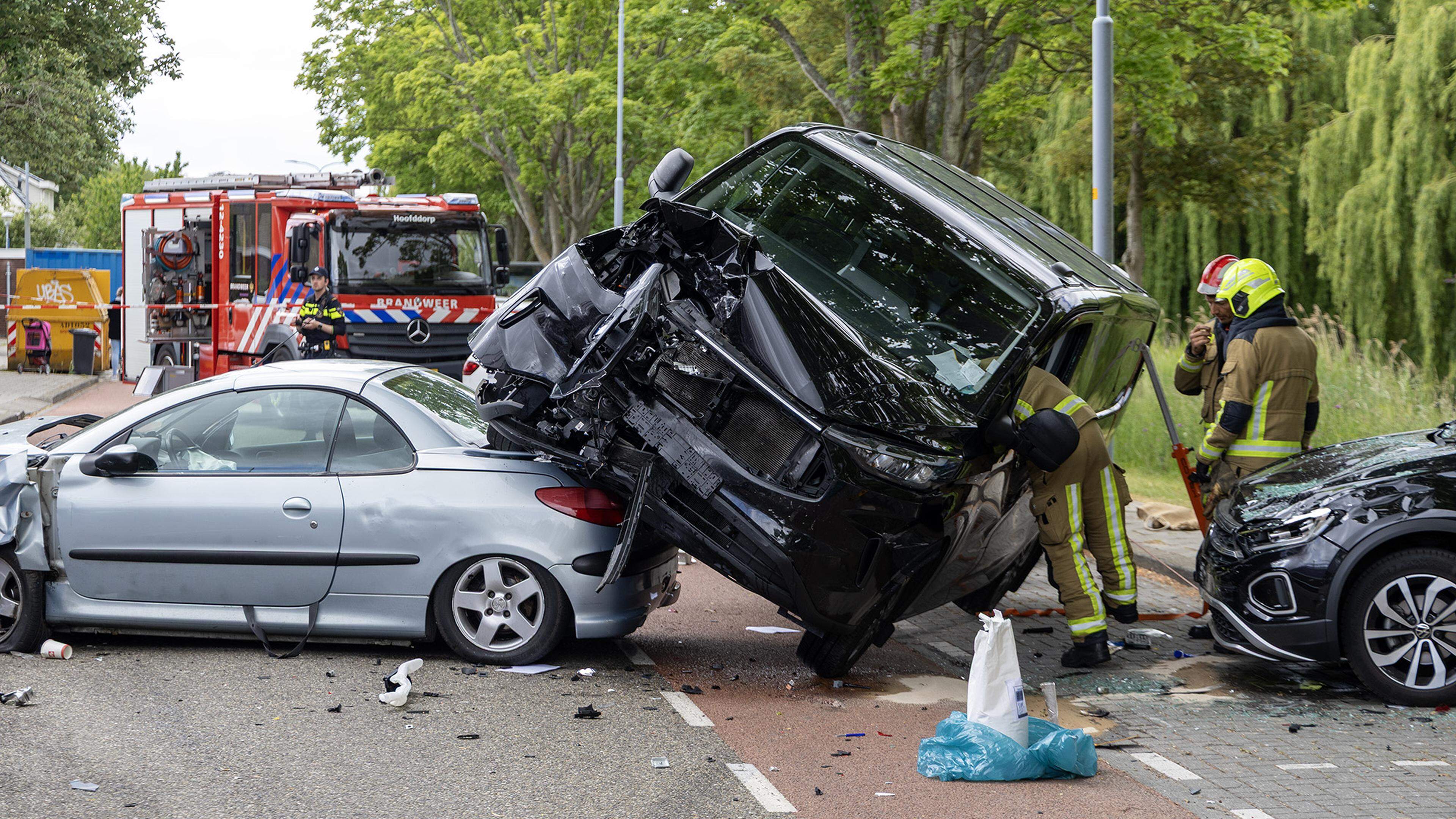 Ravage in Hoofddorp, vijf voertuigen beschadigd geraakt