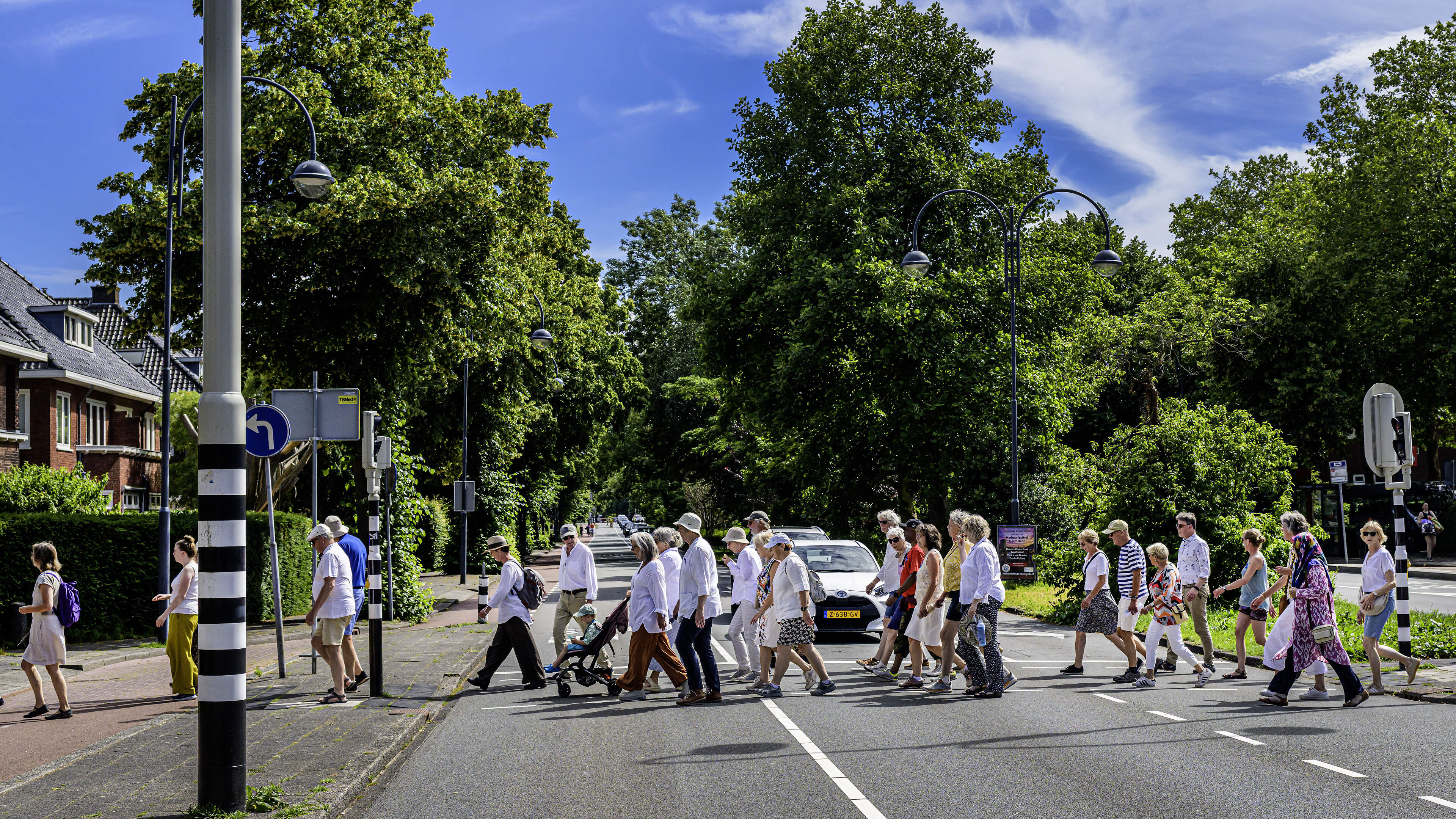 'Welcome to Heemstede', walking for refugees