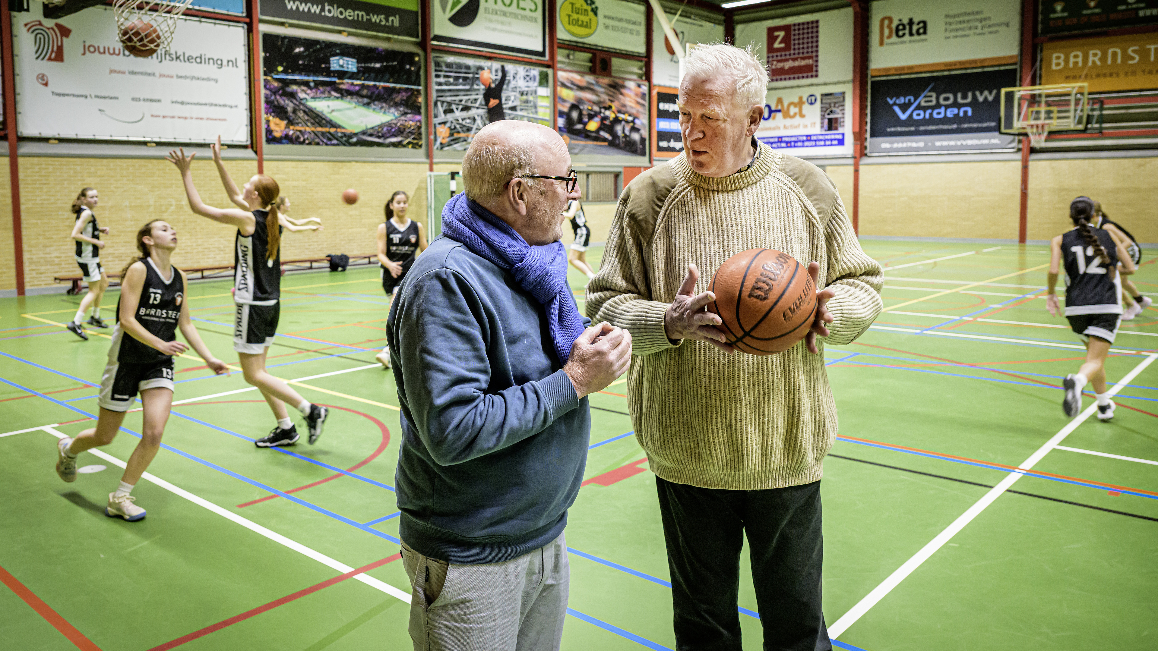 'Family association' Onze Gezellen has been a symbol of sportsmanship in Haarlem-Noord for a century: 'We want to be the club where everyone is welcome and can play sports in their own way'
