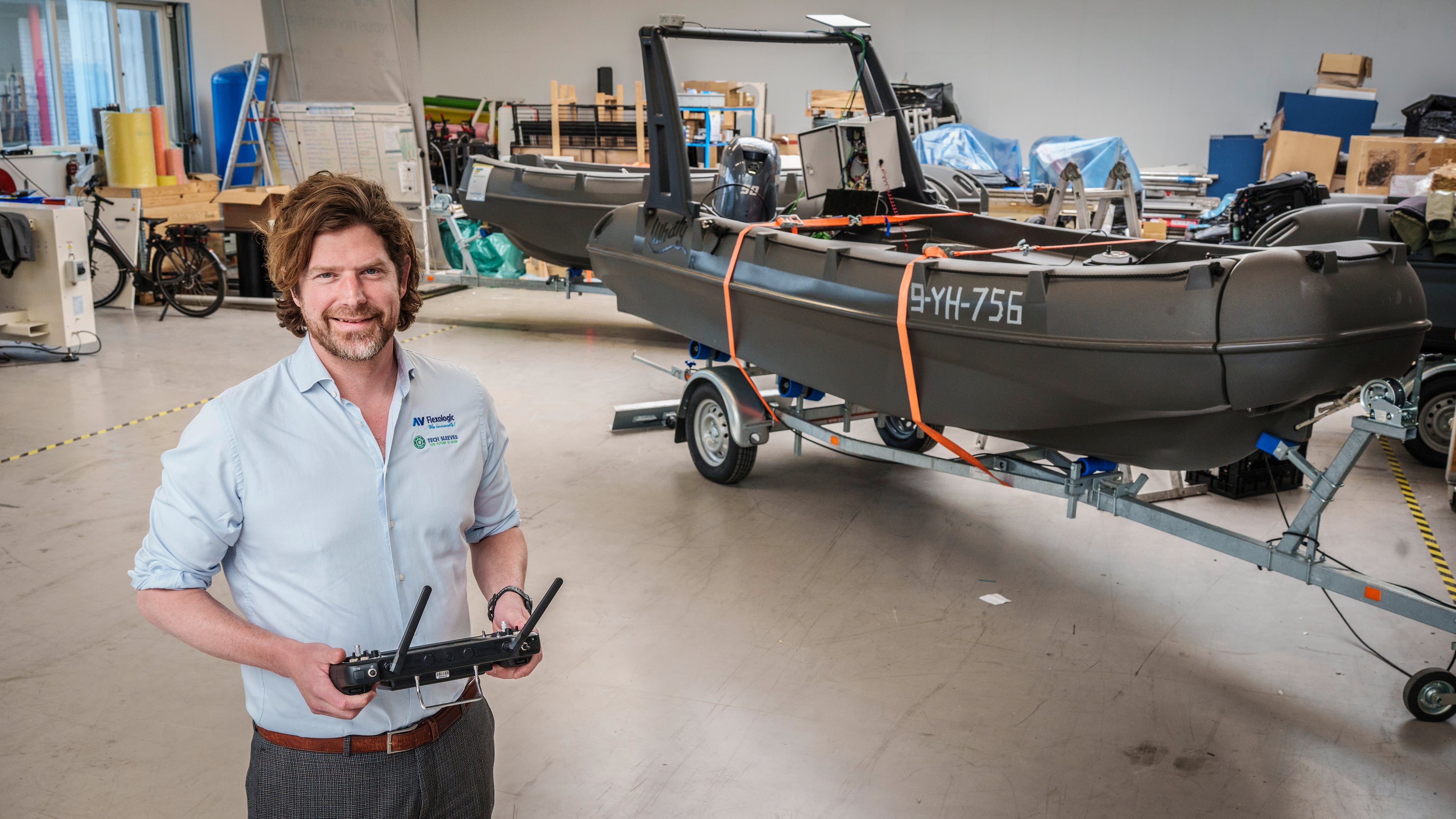 Bloemendaal resident builds aquatic drones for war in Ukraine: 'Such an unmanned boat has already saved the life of a Ukrainian soldier'