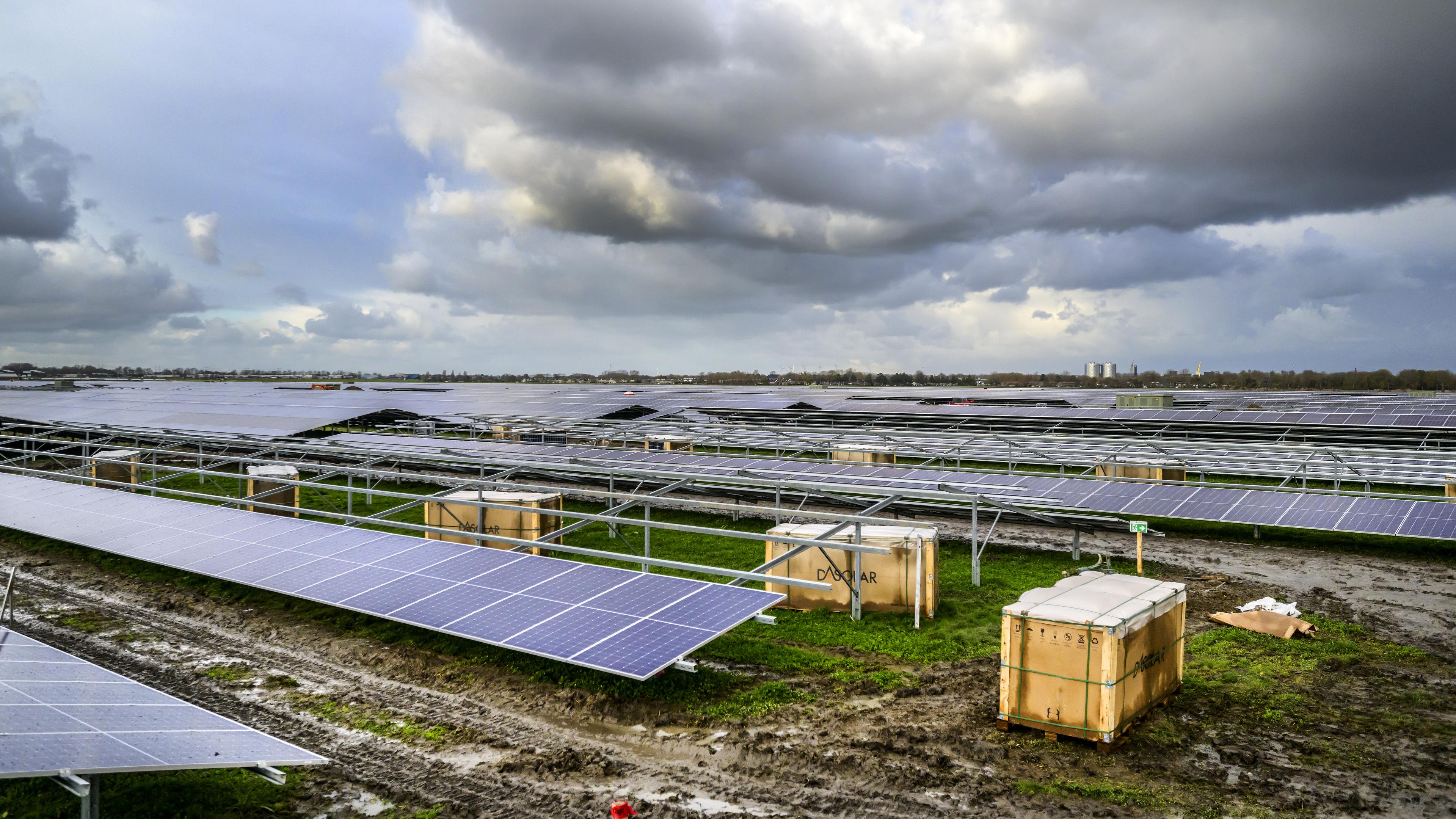 Haarlemmermeer wil deel van hinderlijk zonnepark laten demonteren; 5000 zonnepanelen moeten tijdelij