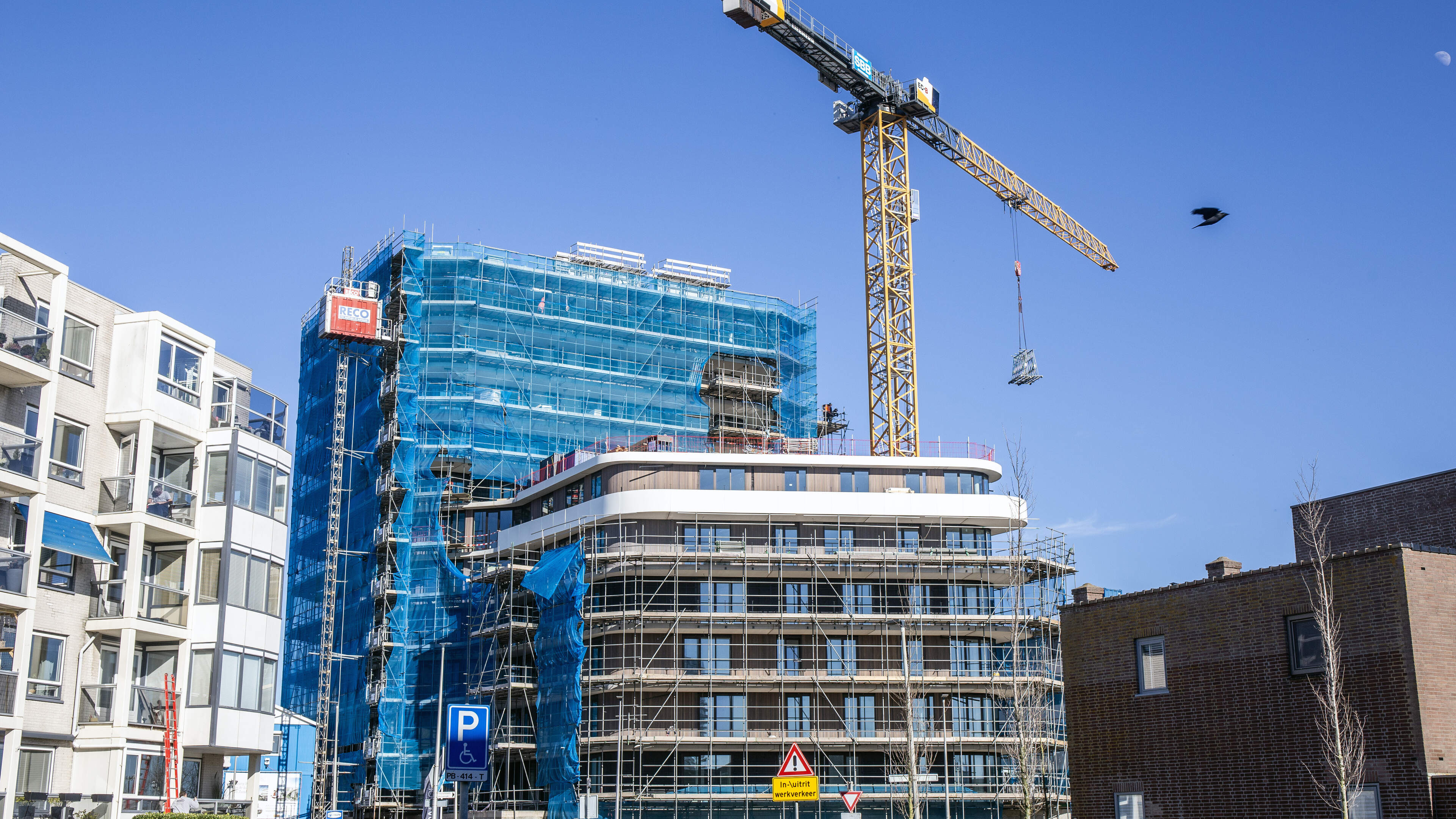 One more year and one floor to go for the eye-catching Duinwachter