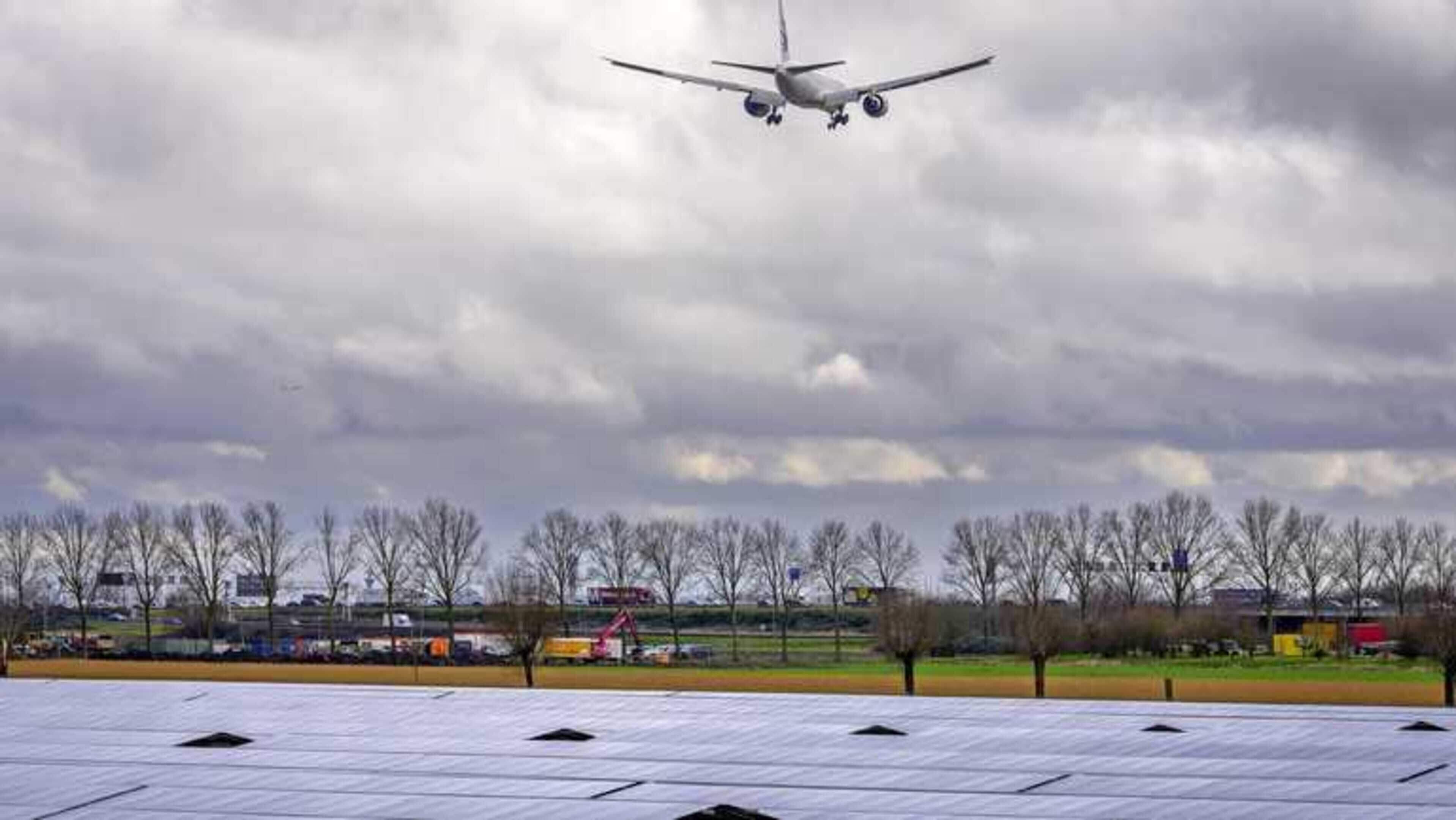 Het zonnepark hindert de piloten - wie gaat dat betalen?