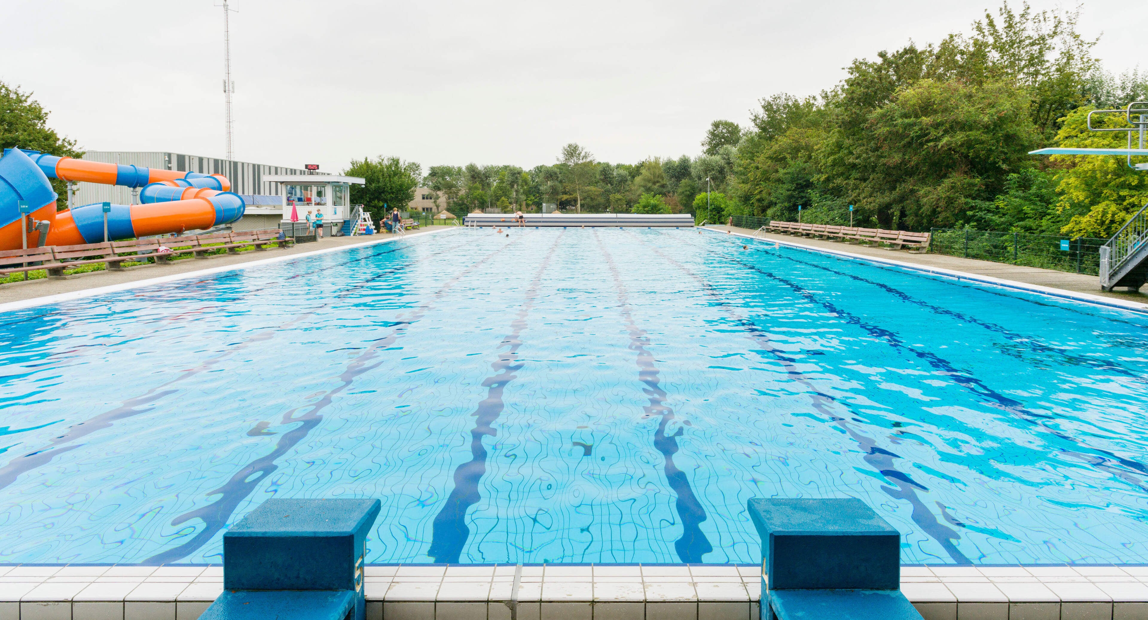 Unrest after brawl at Hillegom swimming pool: police seize pocket knife and ban two boys