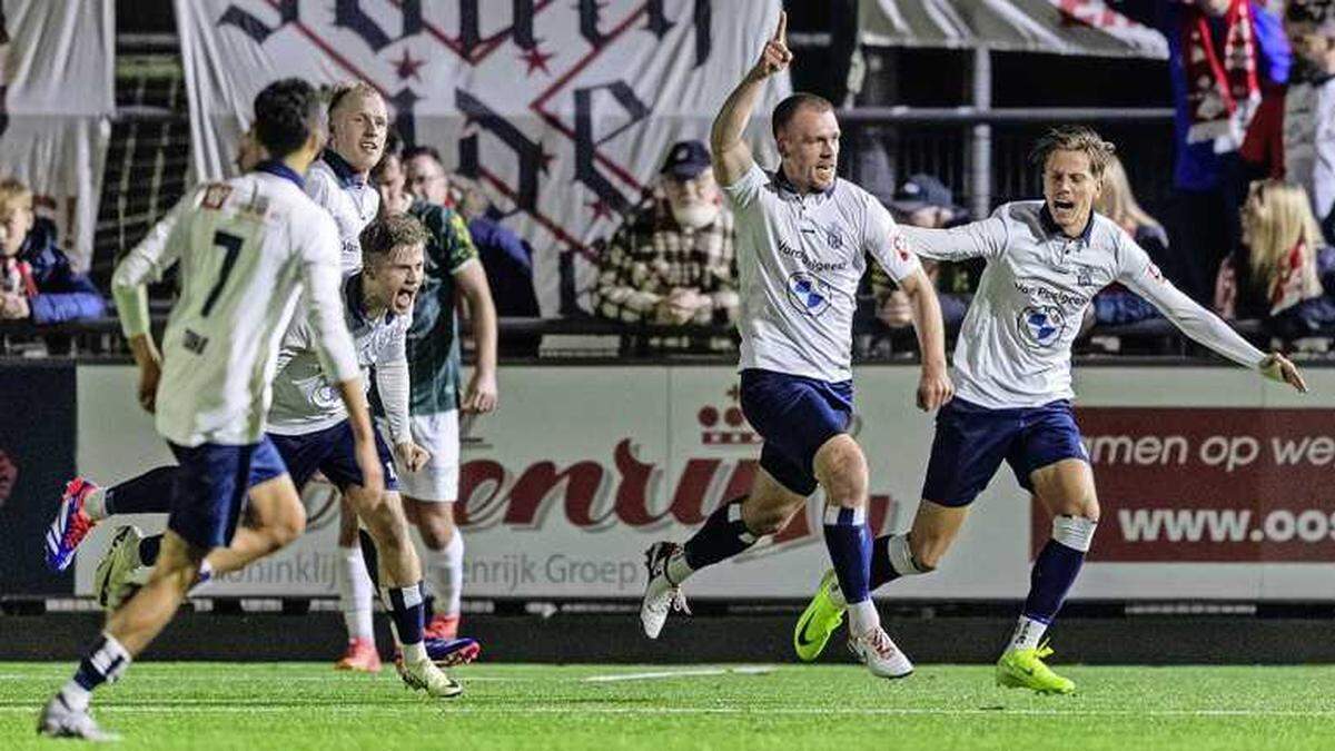 Loodzware duels voor Koninklijke HFC en Telstar. PSV en Ajax tegenstanders in tweede ronde. 'Wel een aardige loting'