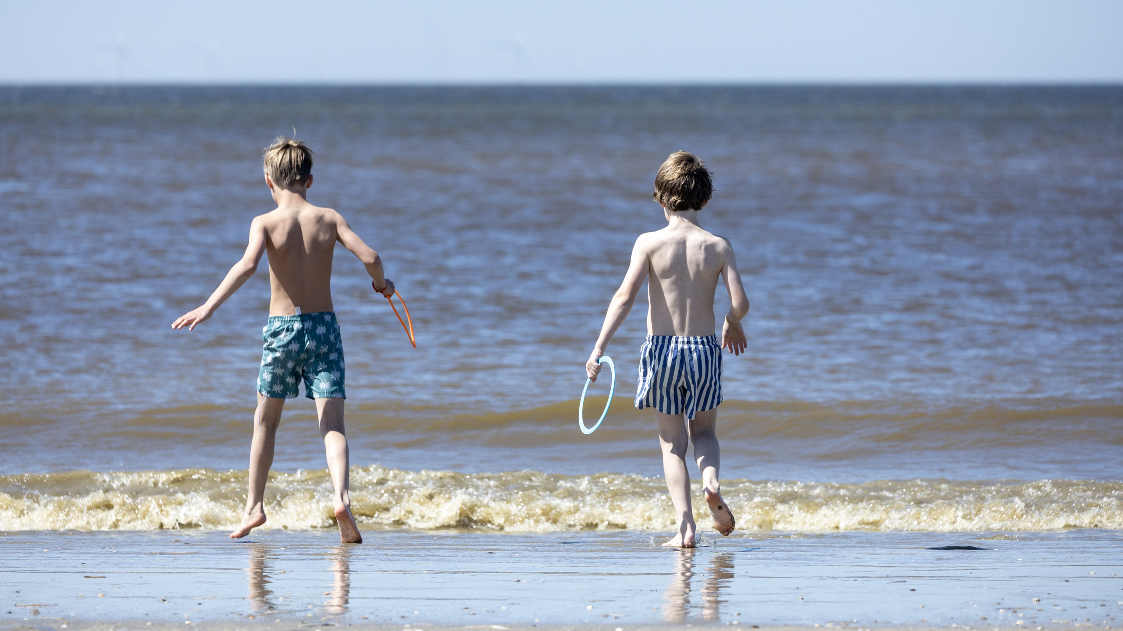 Summer weather is not yet swimming weather, warns Rescue Brigade: Risk of cold shock is too high