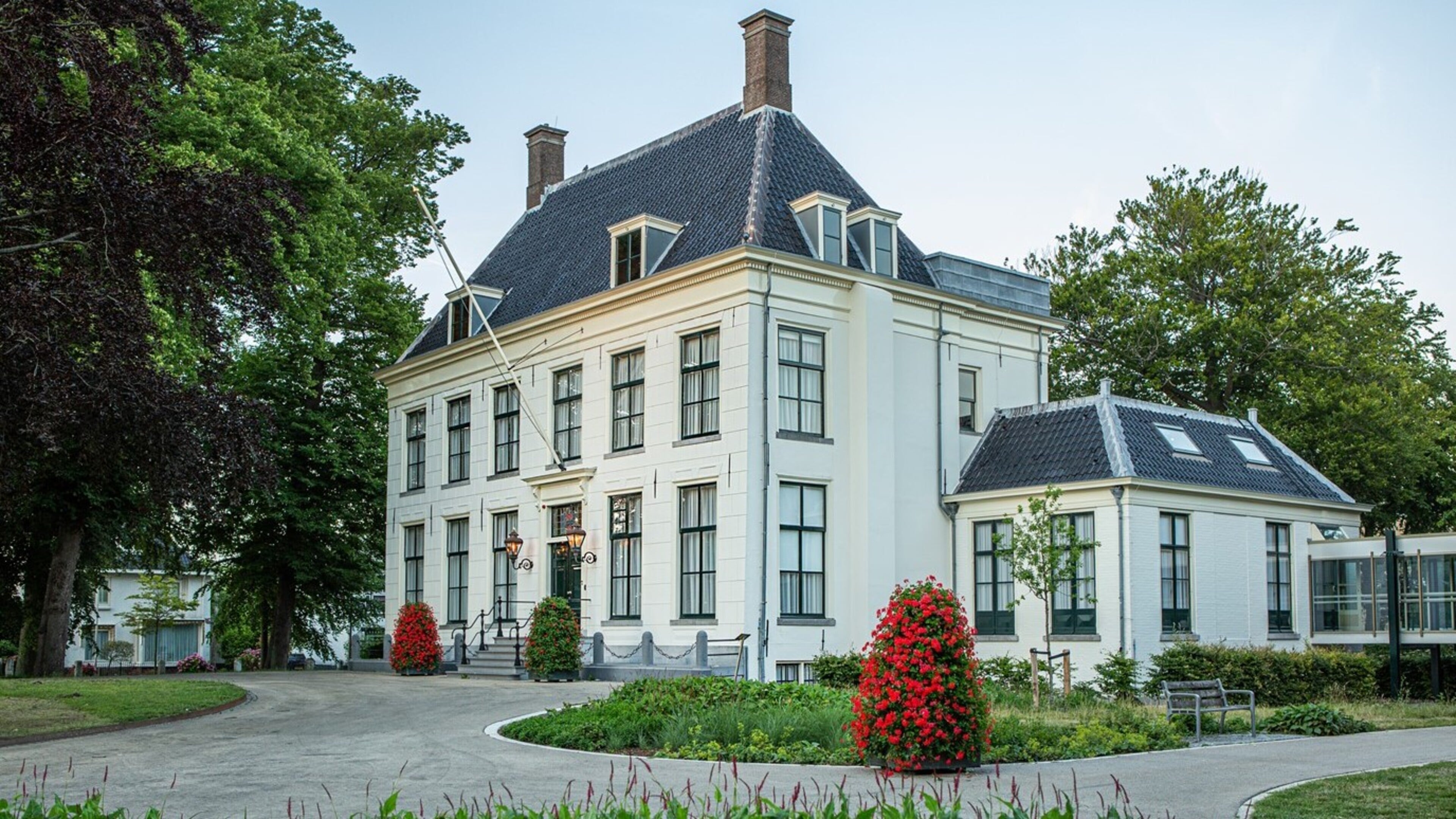 Seven parties on six propositions for Hillegom: on housing, traffic, asylum seekers, and more