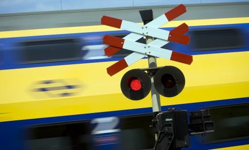 Weer treinen tussen Haarlem en Amsterdam Sloterdijk, reden niet door beschadigde spoorbrug