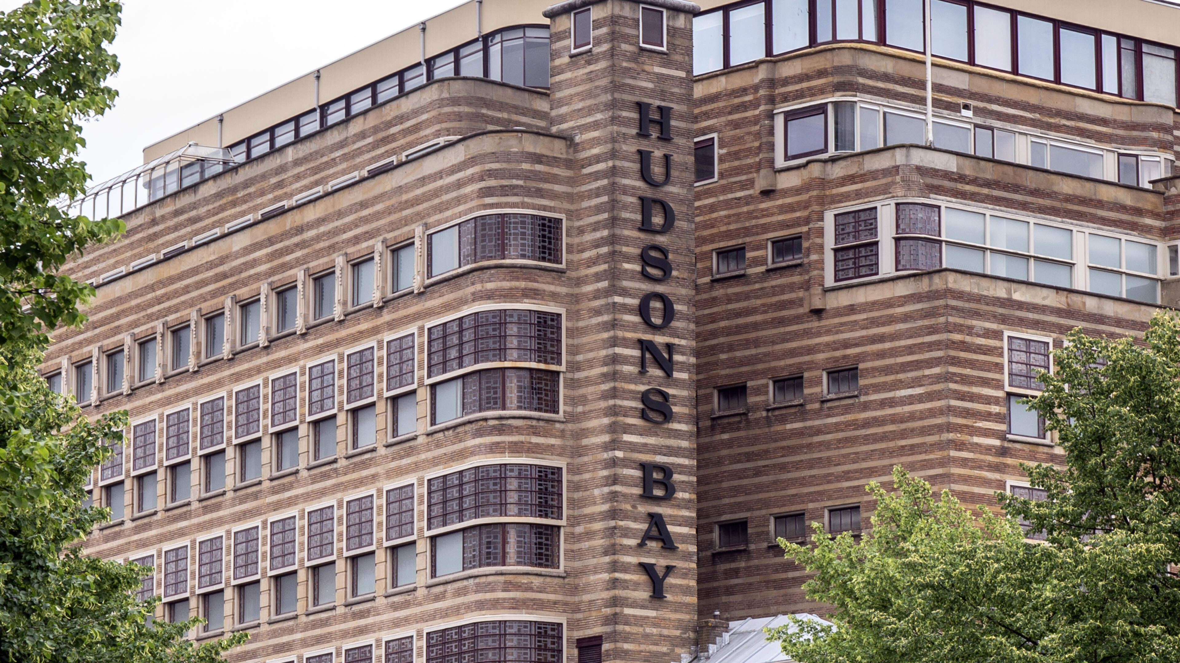Why does Hudson's Bay still stand on 'our' old V&D building? The letters are annoying
