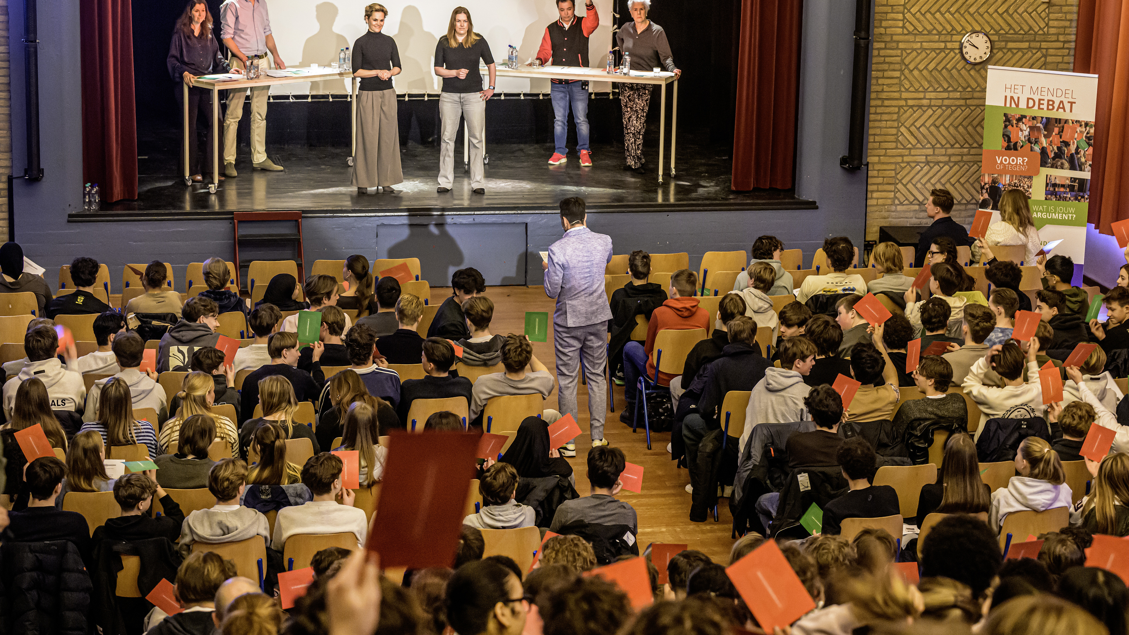 Politicians debate at Mendelcollege: 'You must stay in Haarlem and not end up in Hoofddorp'
