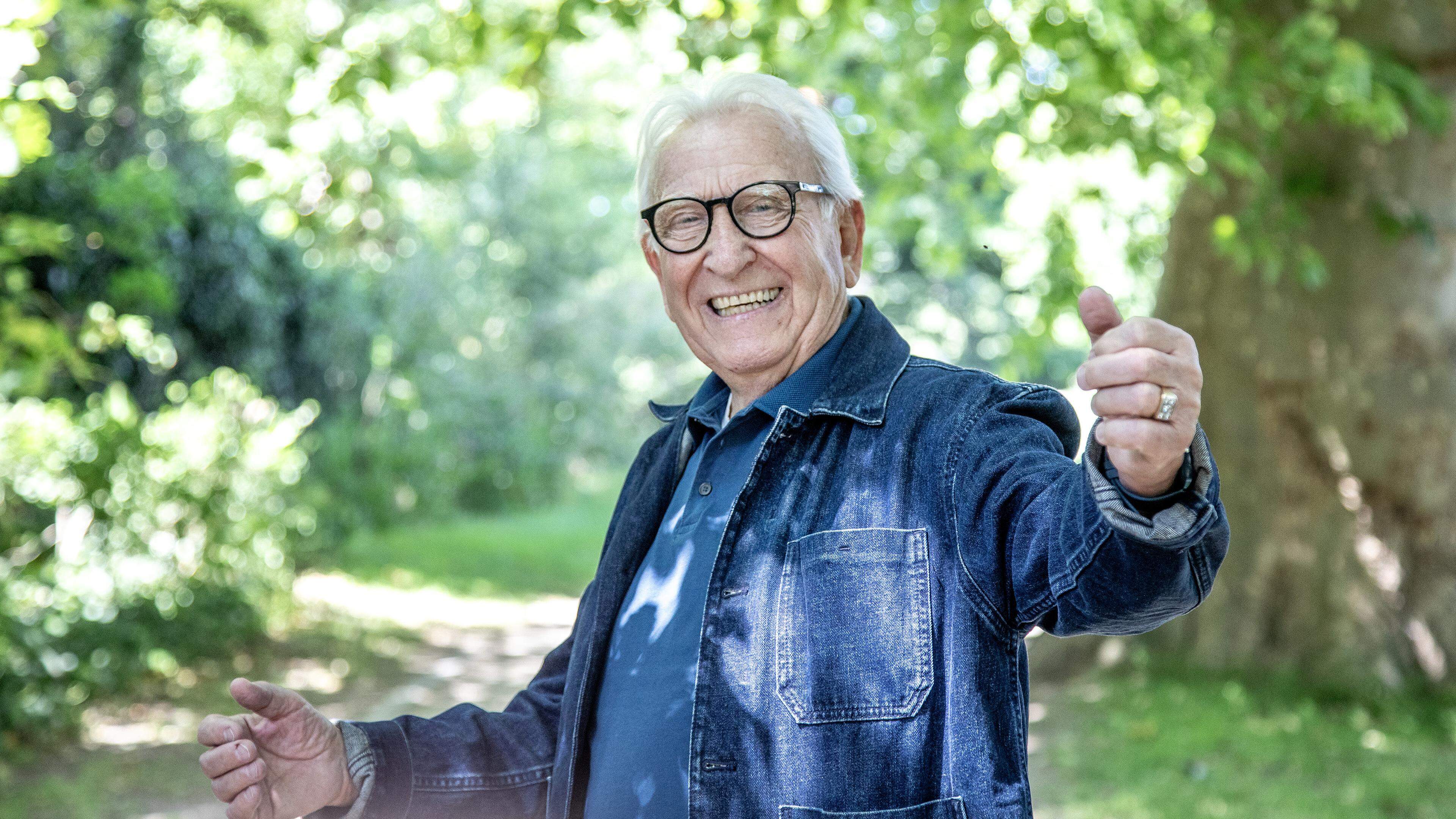 Dubbel feest voor Zingende IJscoman Freddy Cornell (79) uit Hoofddorp bij Amsterdams muziekfestival: