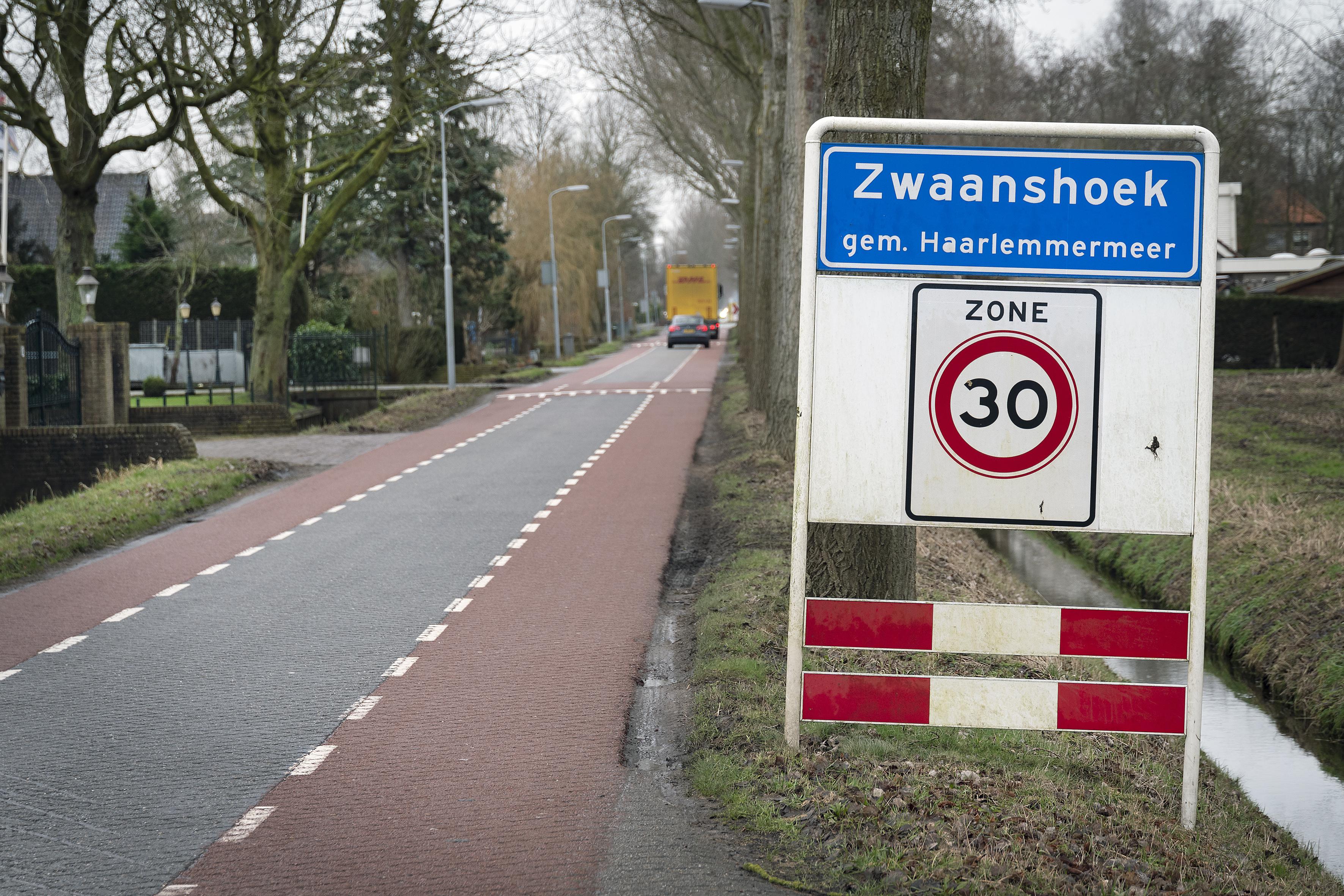 De grens is bereikt voor Zwaanshoek, de Bennebroekerweg is overbelast