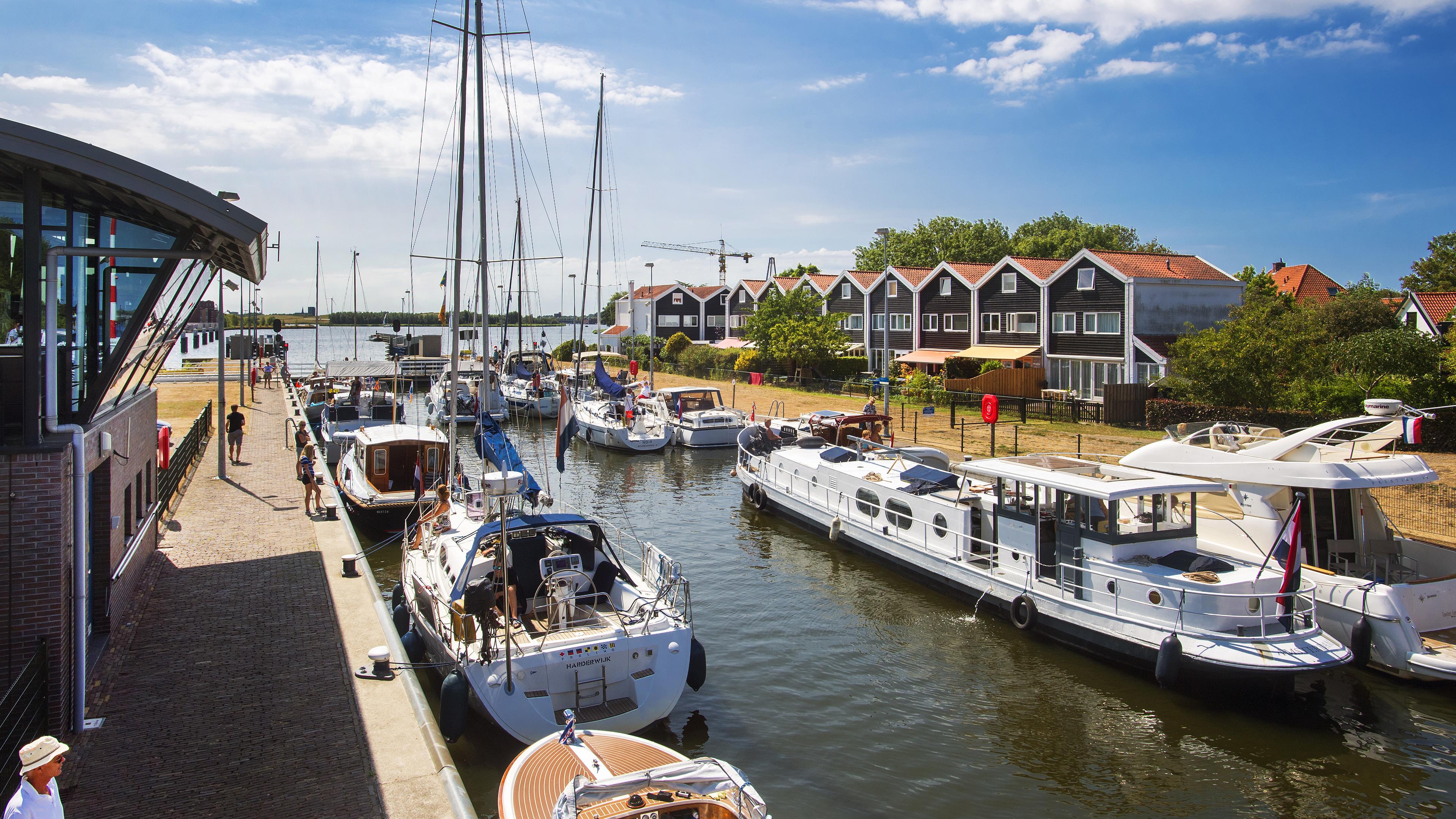 Historische sluizen Spaarndam wacht ingrijpende renovatie wegens achterstallig onderhoud