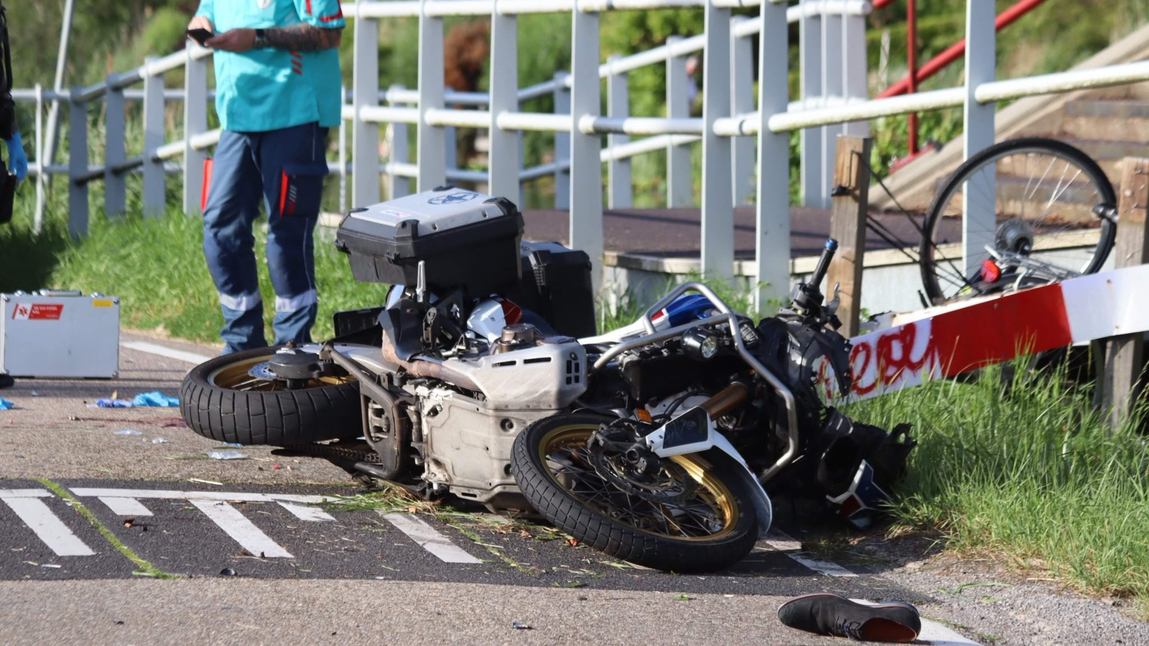 Two seriously injured in collision between cyclist and motorcyclist in Heemstede
