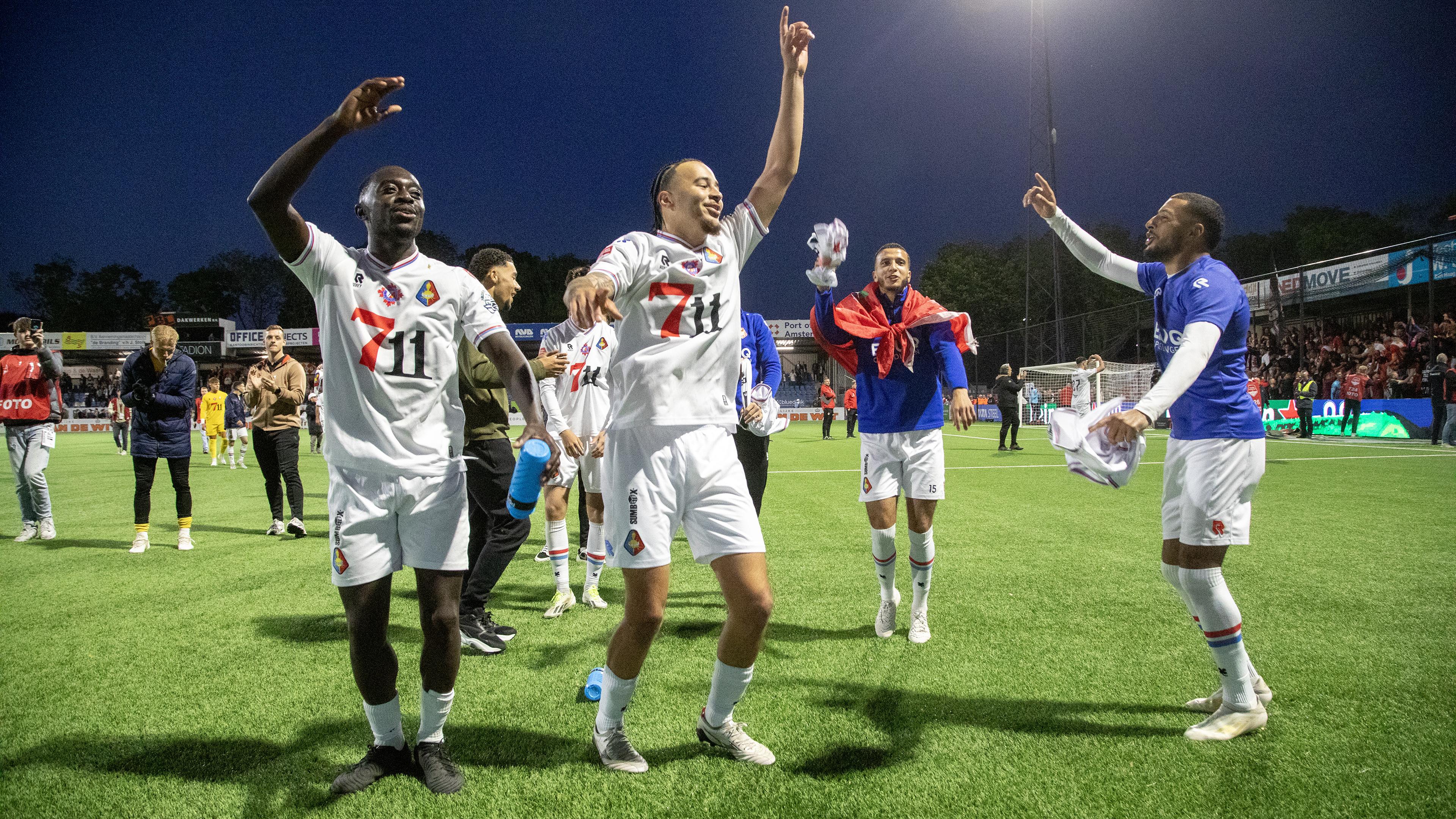 ’We gaan met vertrouwen de play-offs in’, zegt waardevolle Jeff Hardeveld na winst op Emmen