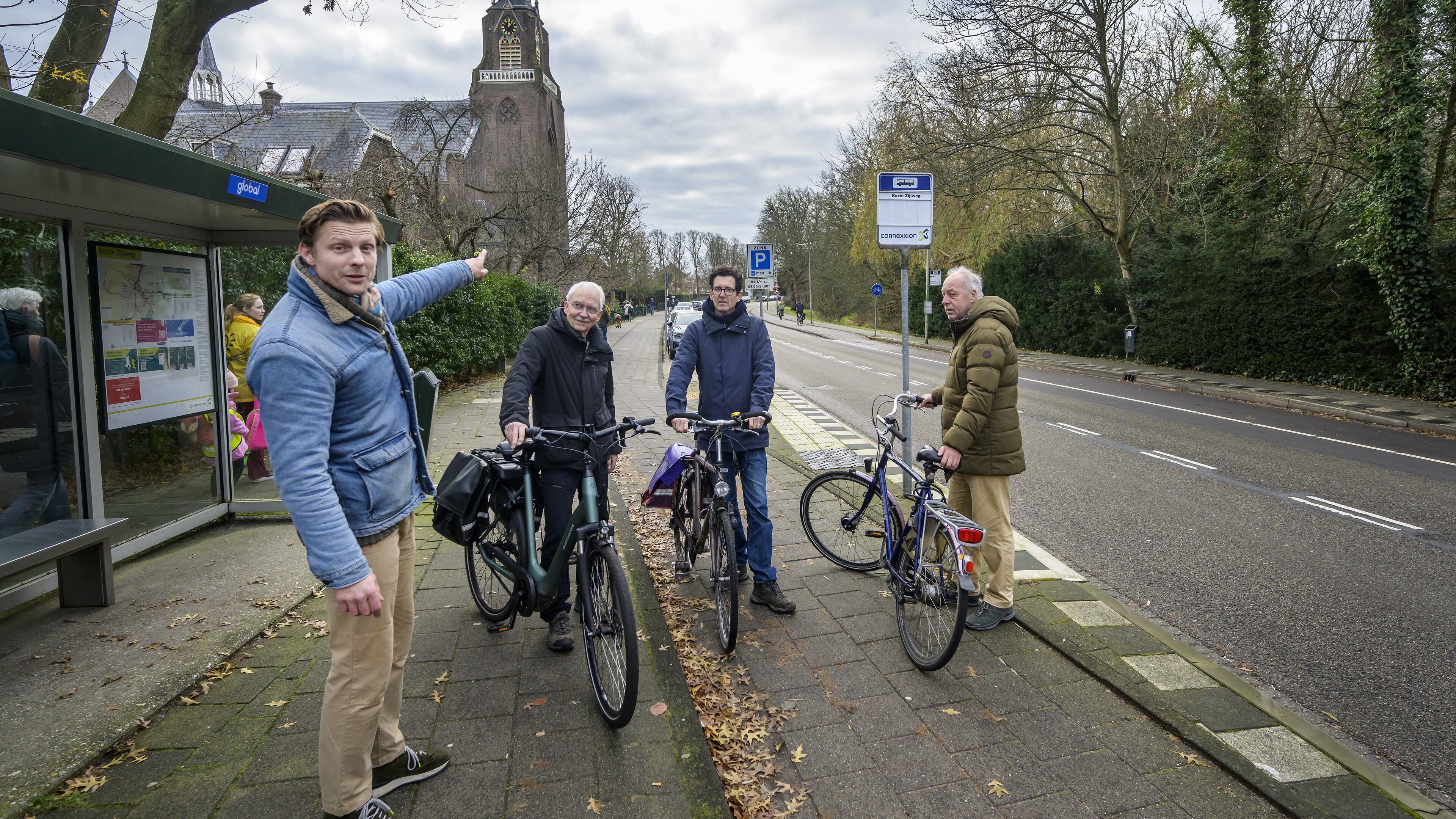 Bewoners Haarlems Ramplaankwartier willen veiliger Korte Zijlweg in Overveen. ’Maak een fietspad met