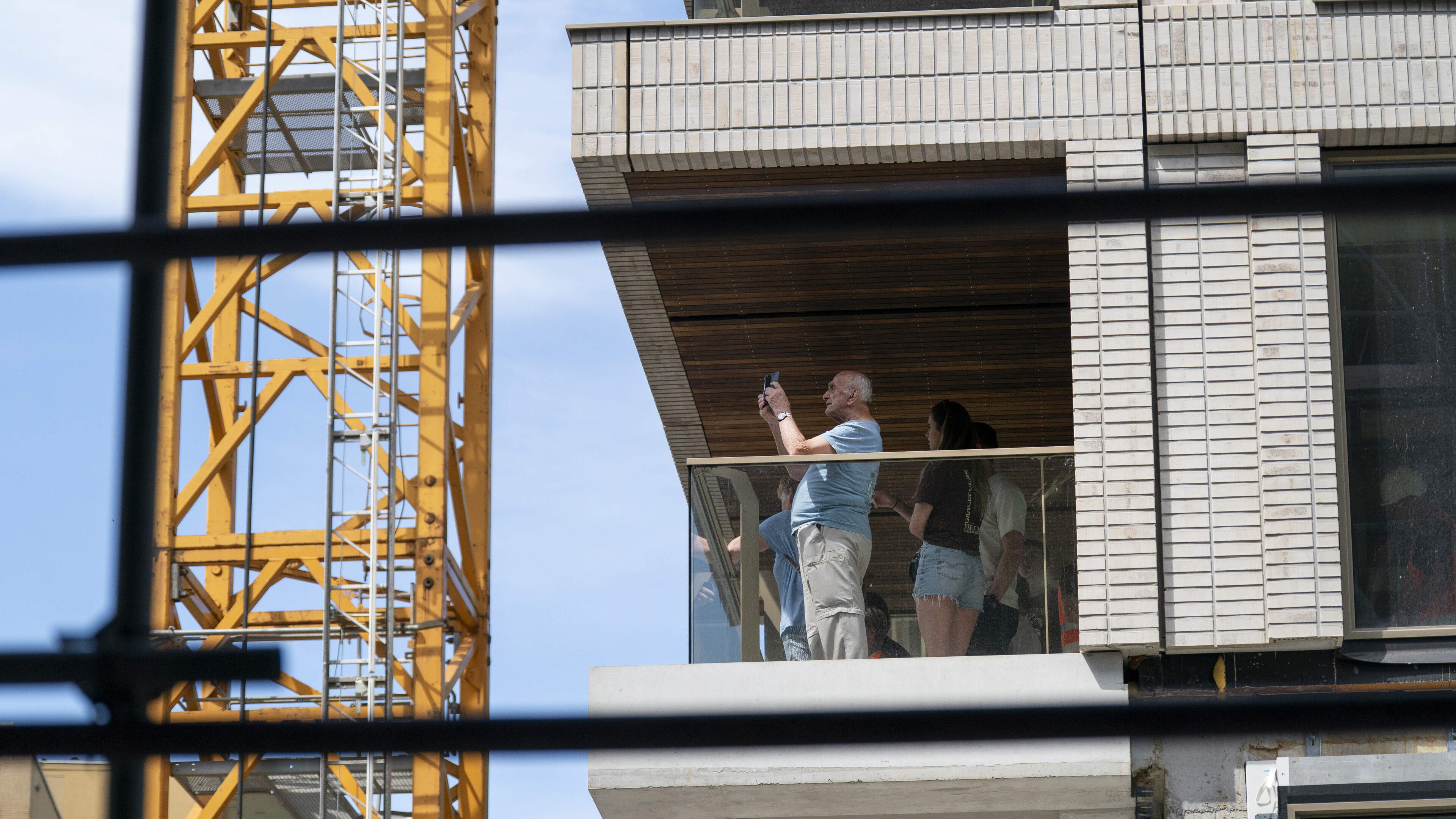 New residents visit Schalkwijk Center housing project