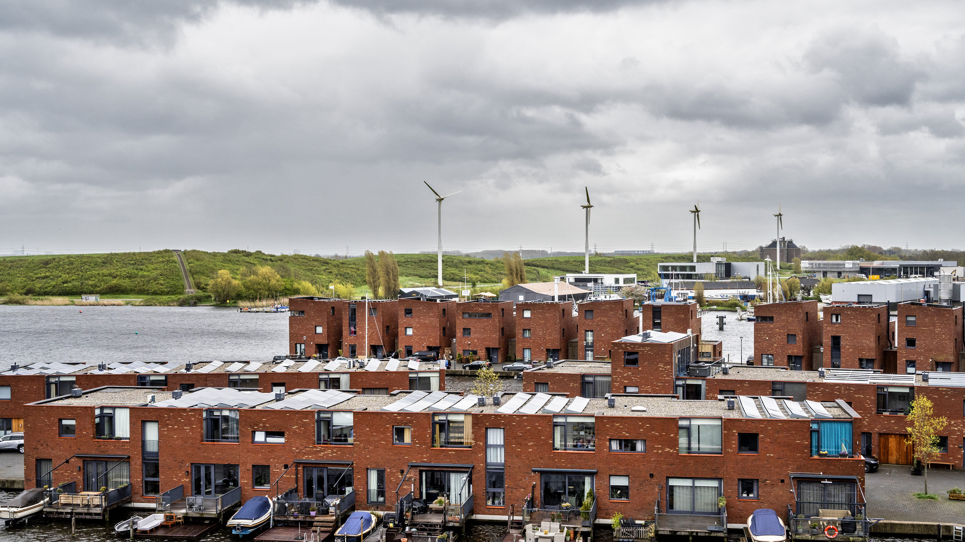 Province applies suspended noise standards for Schoteroog wind turbines