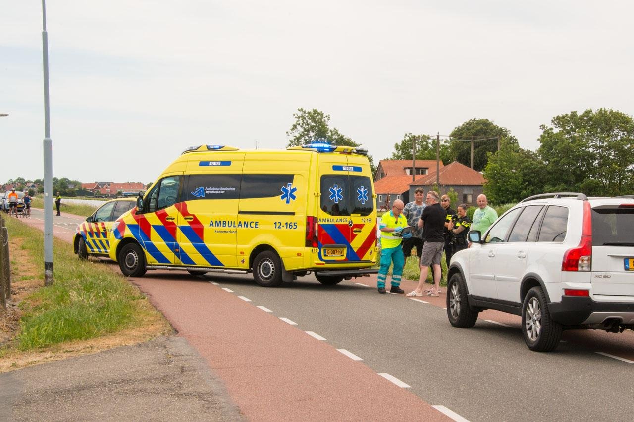 Jongen valt uit boot en komt tegen schroef in Zwaanshoek