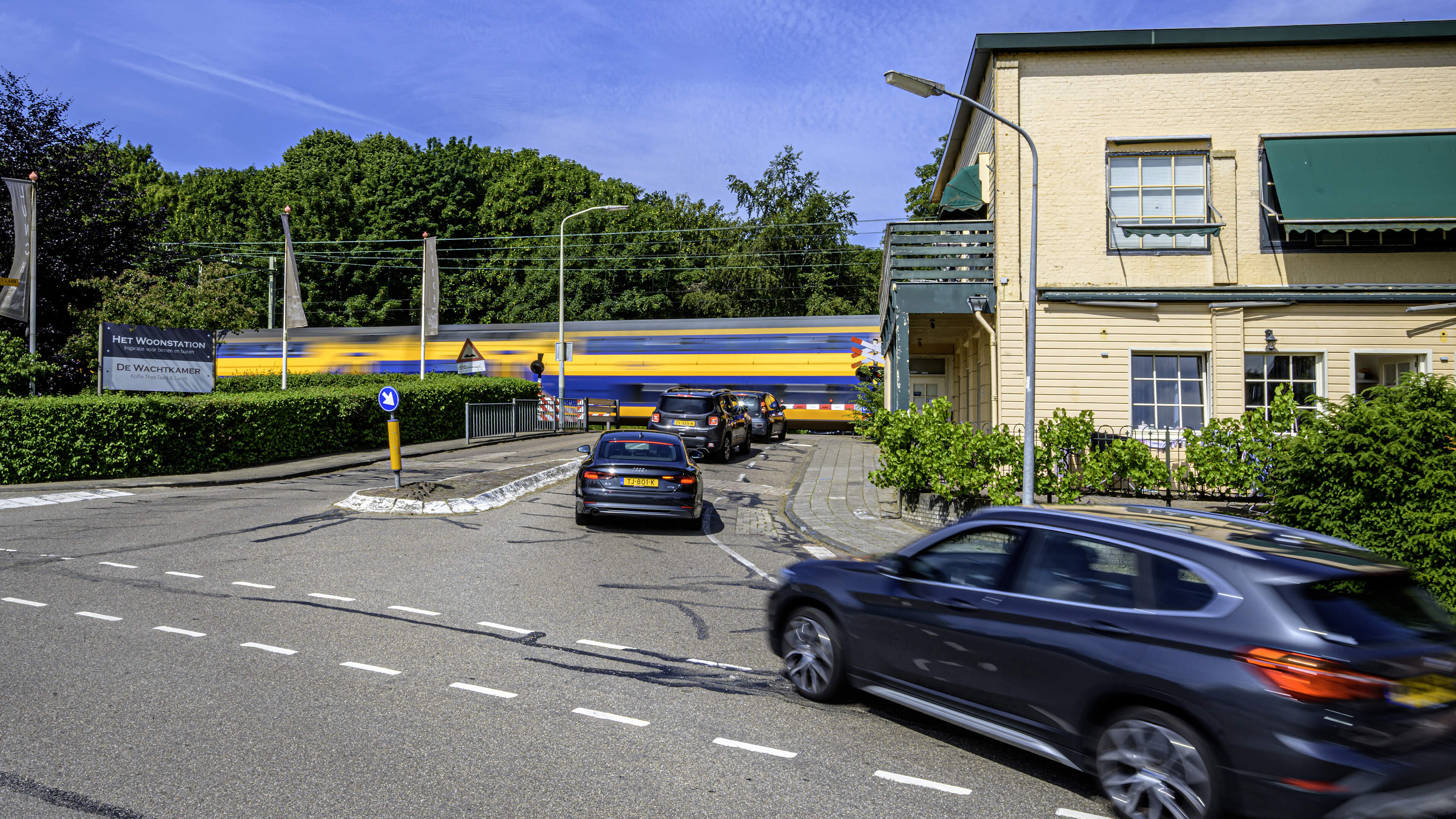 Part of Leidsevaart in Vogelenzang closed for rest of summer for Bekslaan intersection redesign