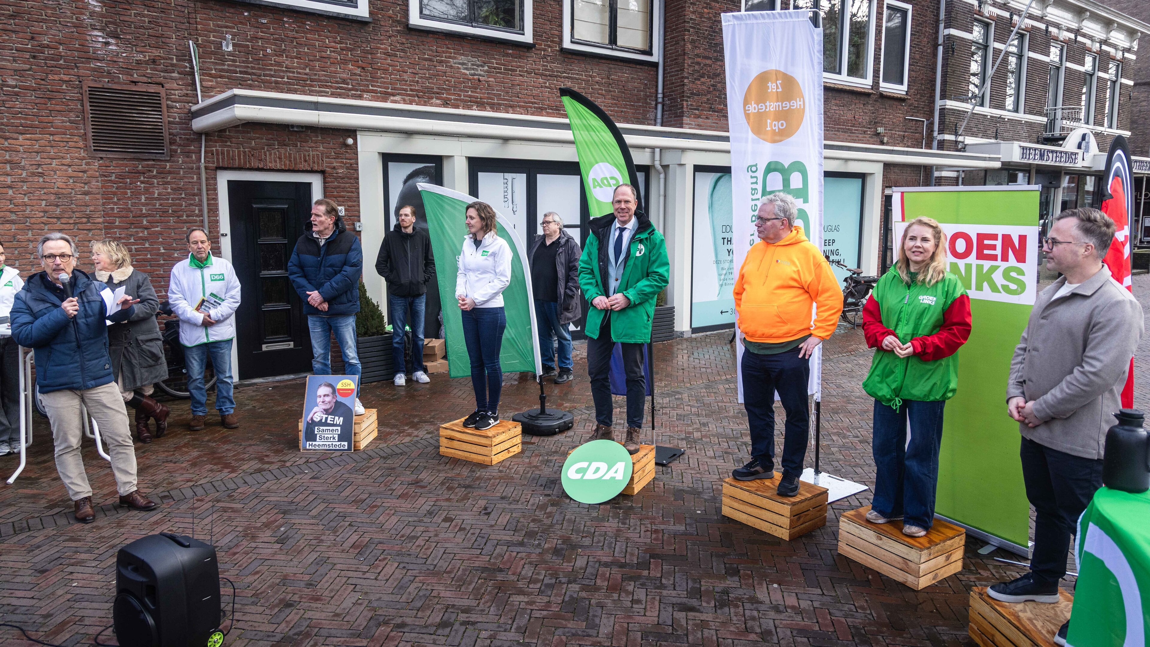 Lead candidates take to the soapbox in Heemstede: ‘It is a celebration of democracy after all’