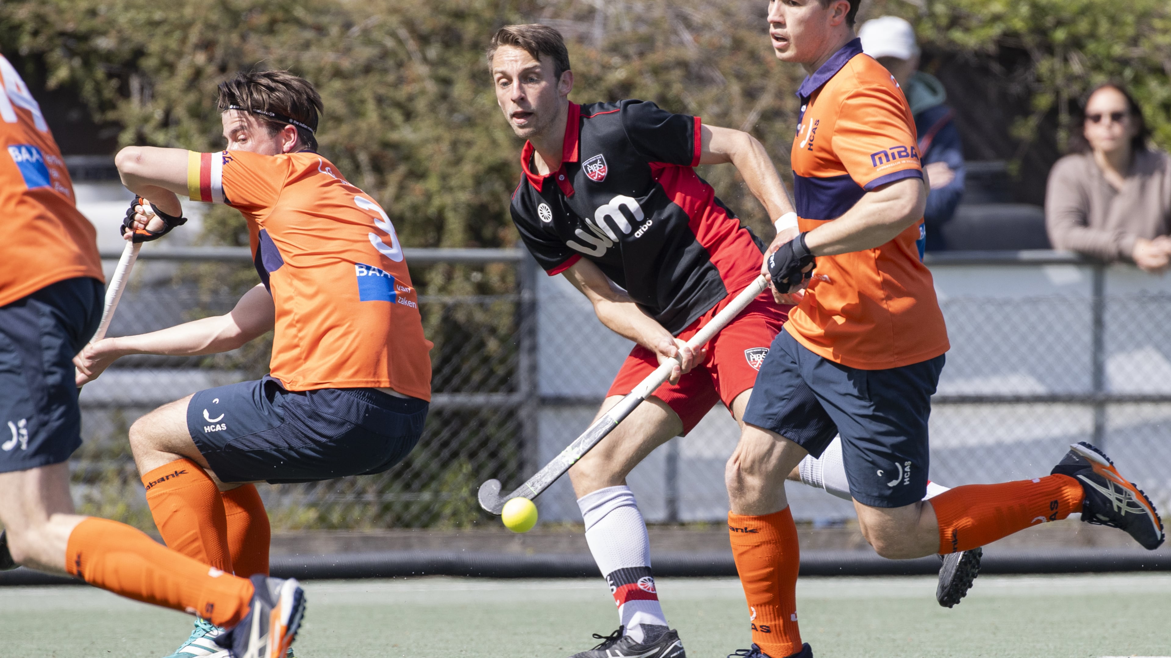 'Oldie' Yannick van der Drift (29) laughs at his own fanaticism at youthful HBS: 'My teammates might find the way I act annoying sometimes'