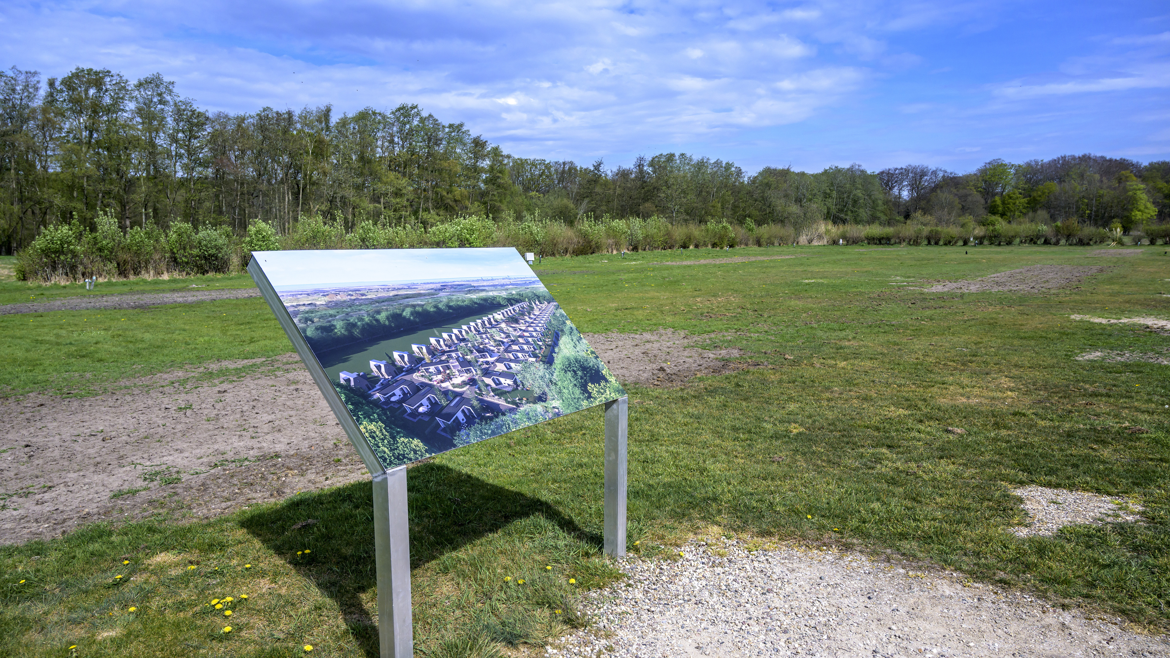 Bloemendaal ignores province's enforcement request, takes no action against Vogelenzang campsite construction