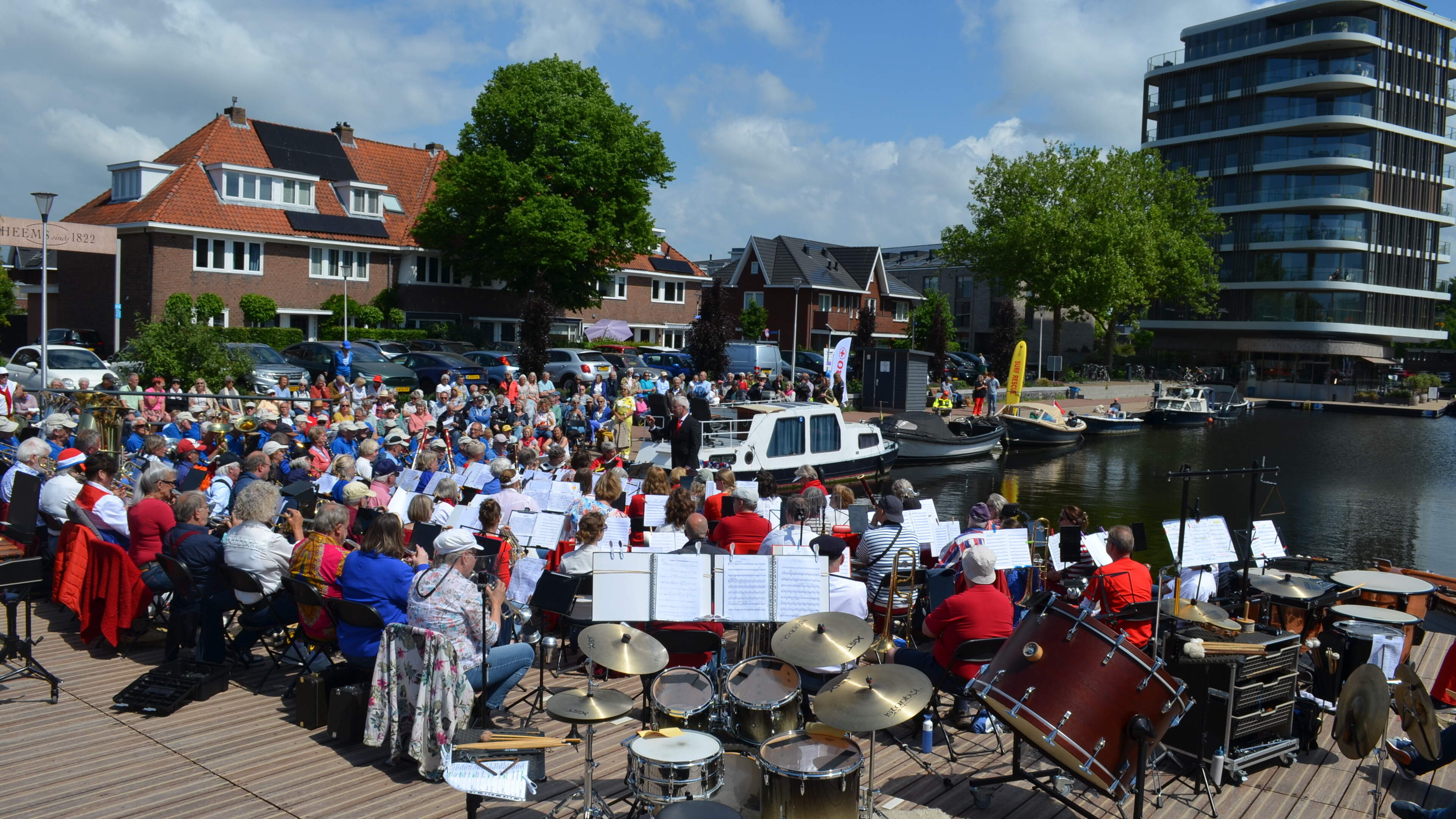 Harbor concert in Heemstede with three orchestras