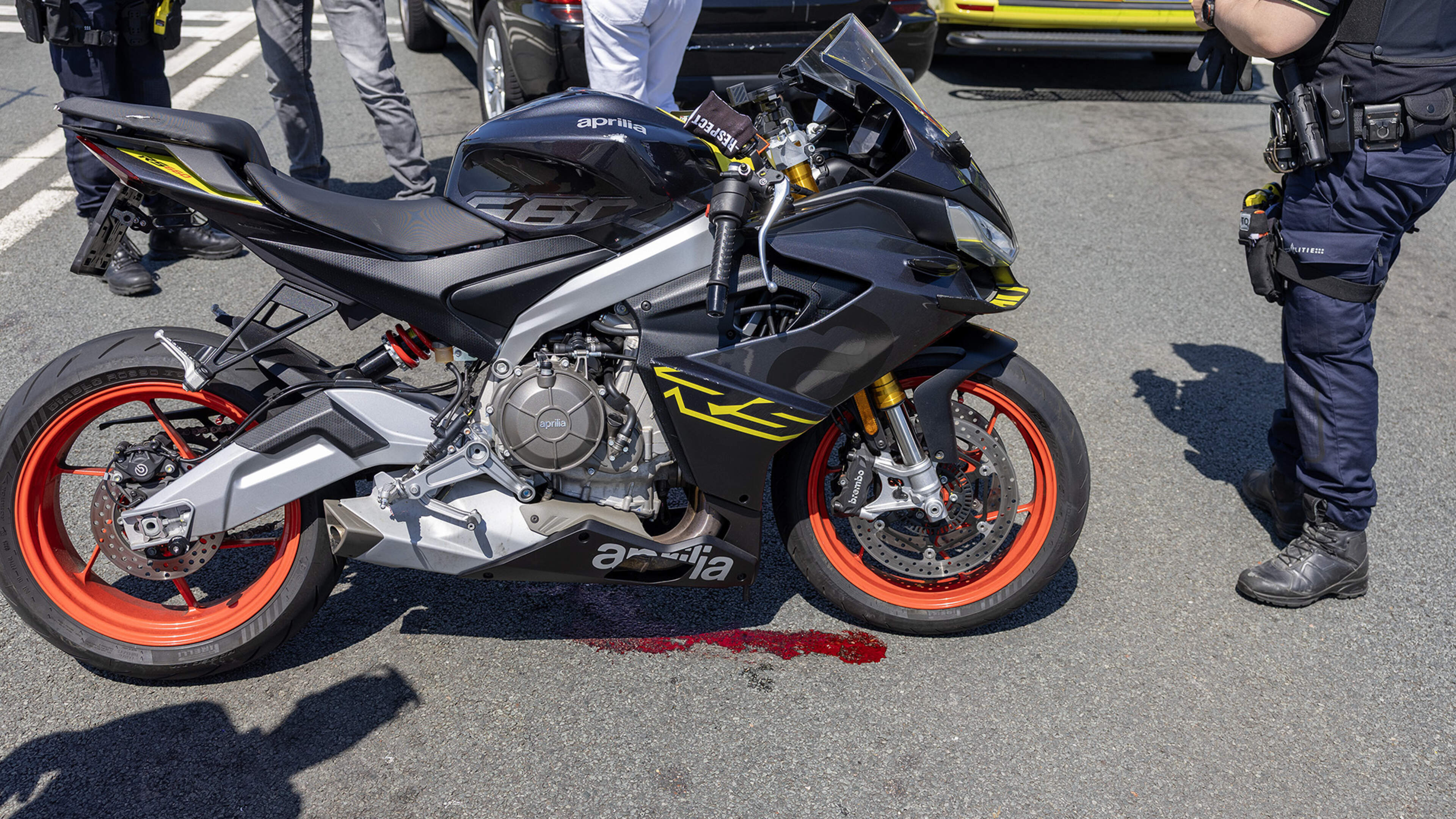 Motorcyclist injured in single-vehicle accident in Vijfhuizen