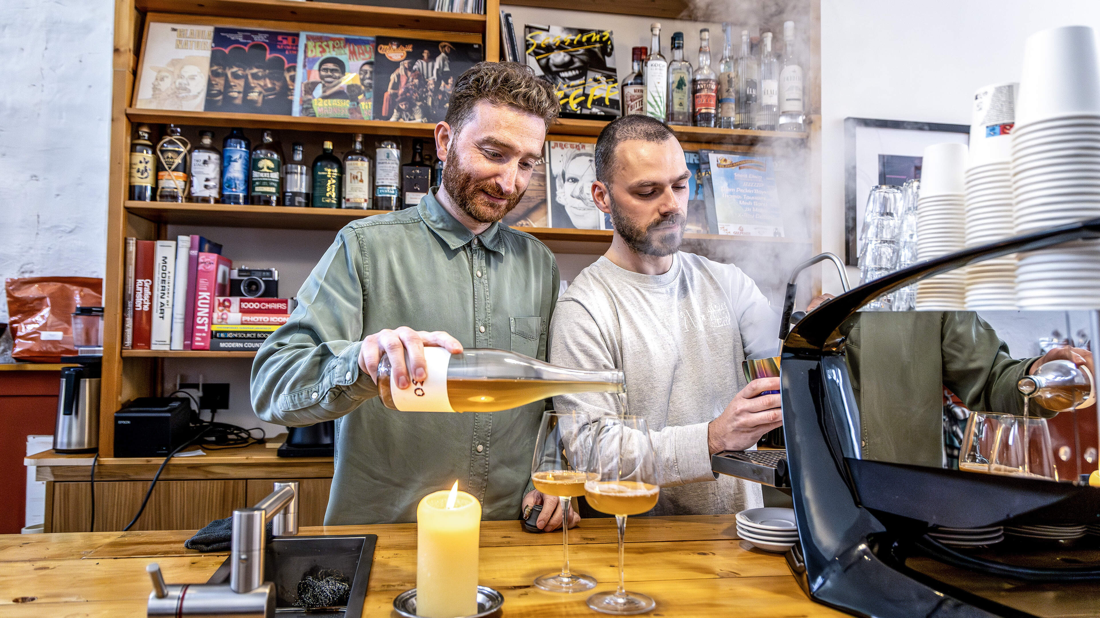 Café Trouw and coffee bar AX join forces in Koningstraat: 'We’re in the casual dating phase'