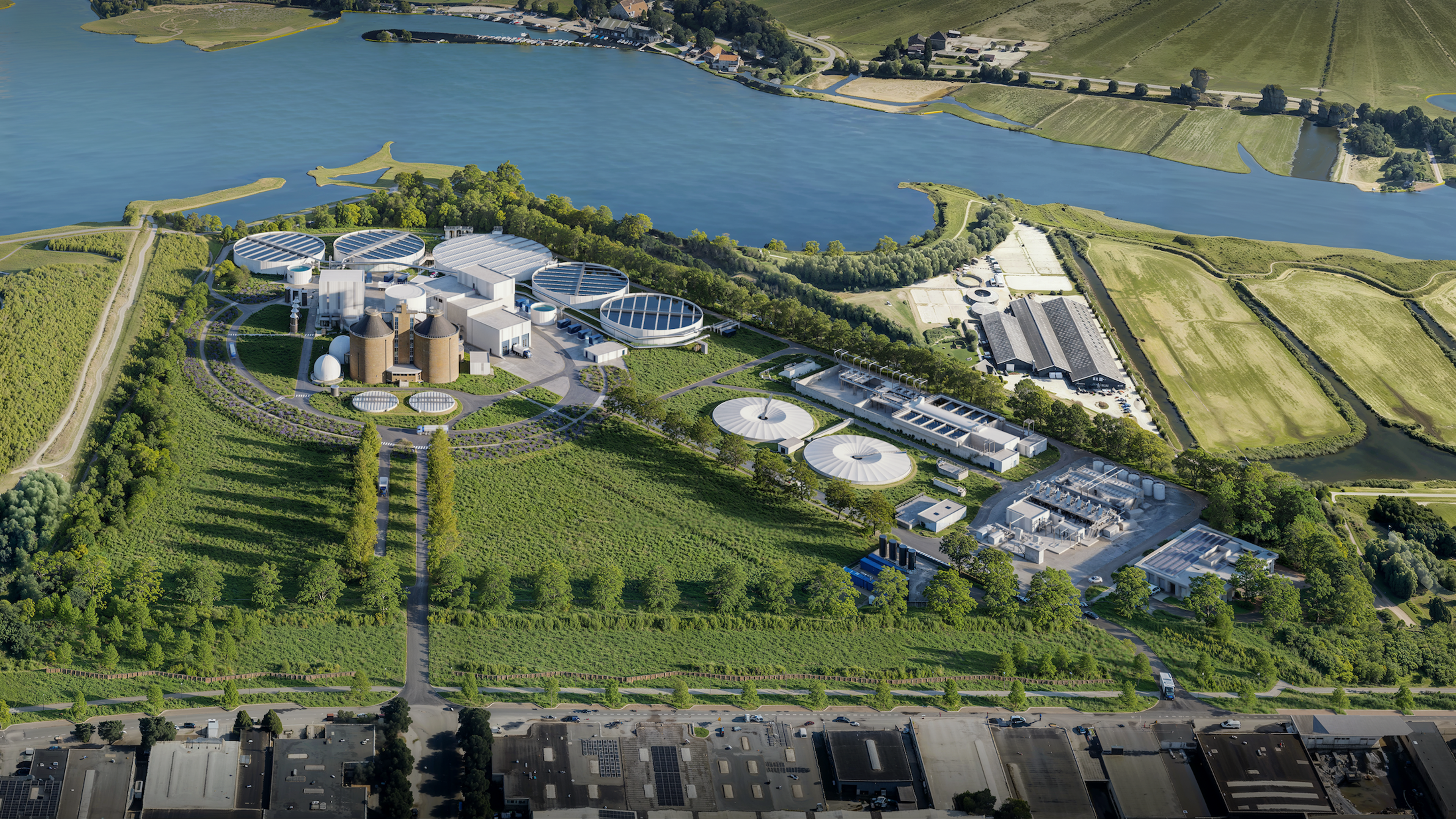 From 'grand dame' to hypermodern: Extracting fertilizers, energy, and chemicals from Haarlem's wastewater