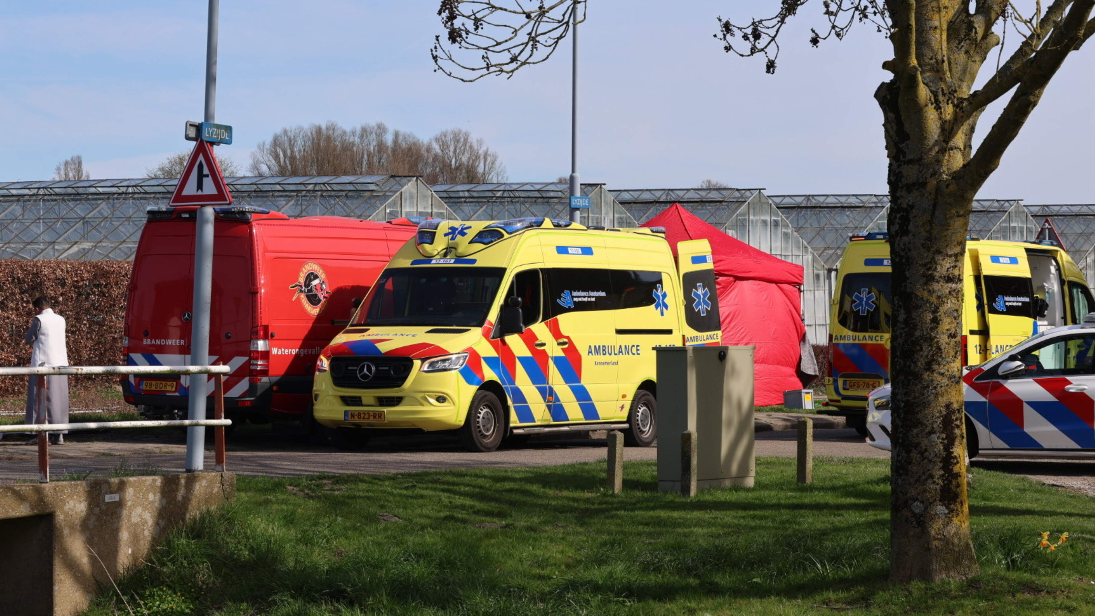 Child falls into water in Rijsenhout, victim resuscitated