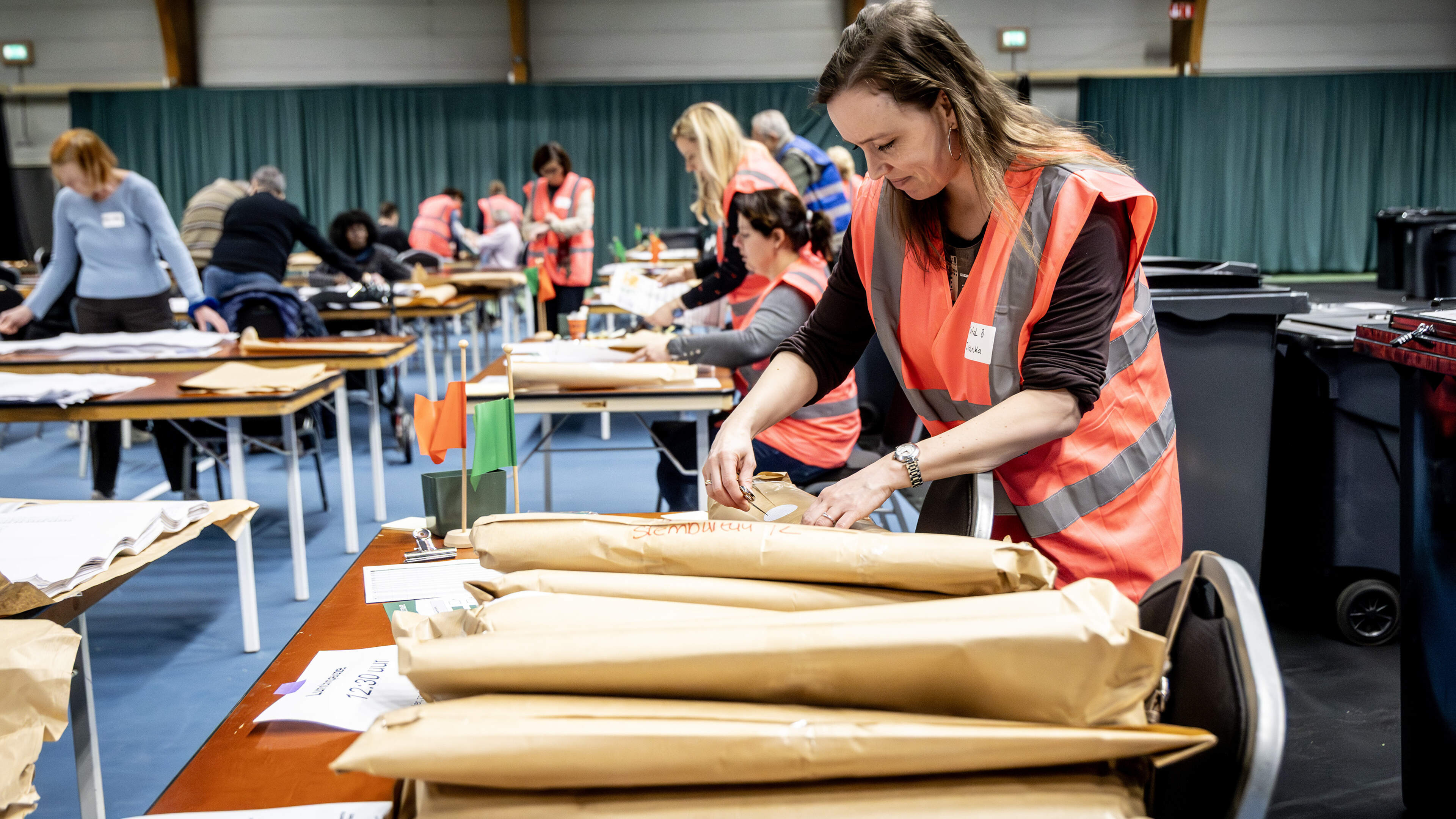 Counting Haarlem votes again: who gets the preferential vote?
